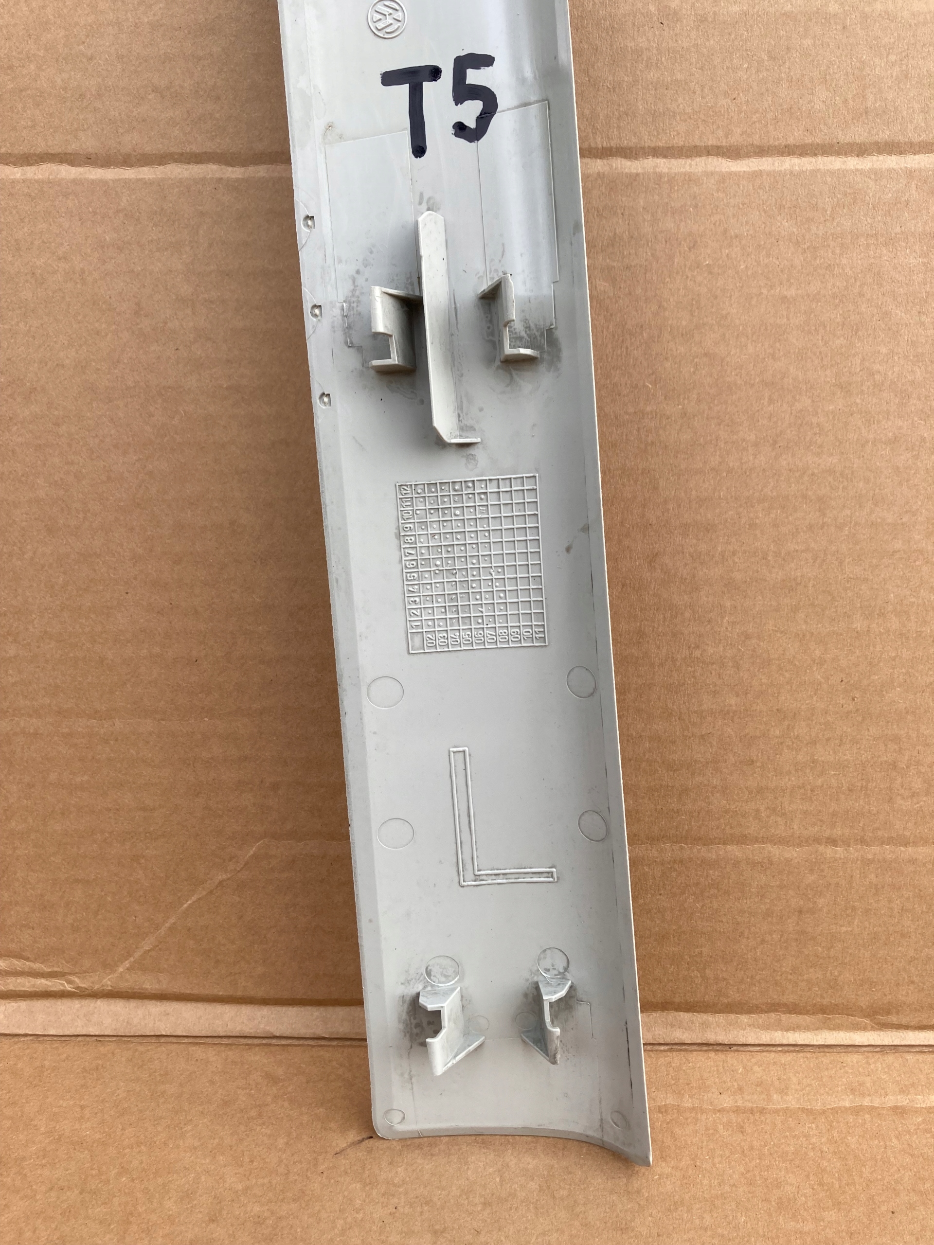 VW T5 MULTIVAN Starline 03- cover Slupka rear part left spoiler pillar rear