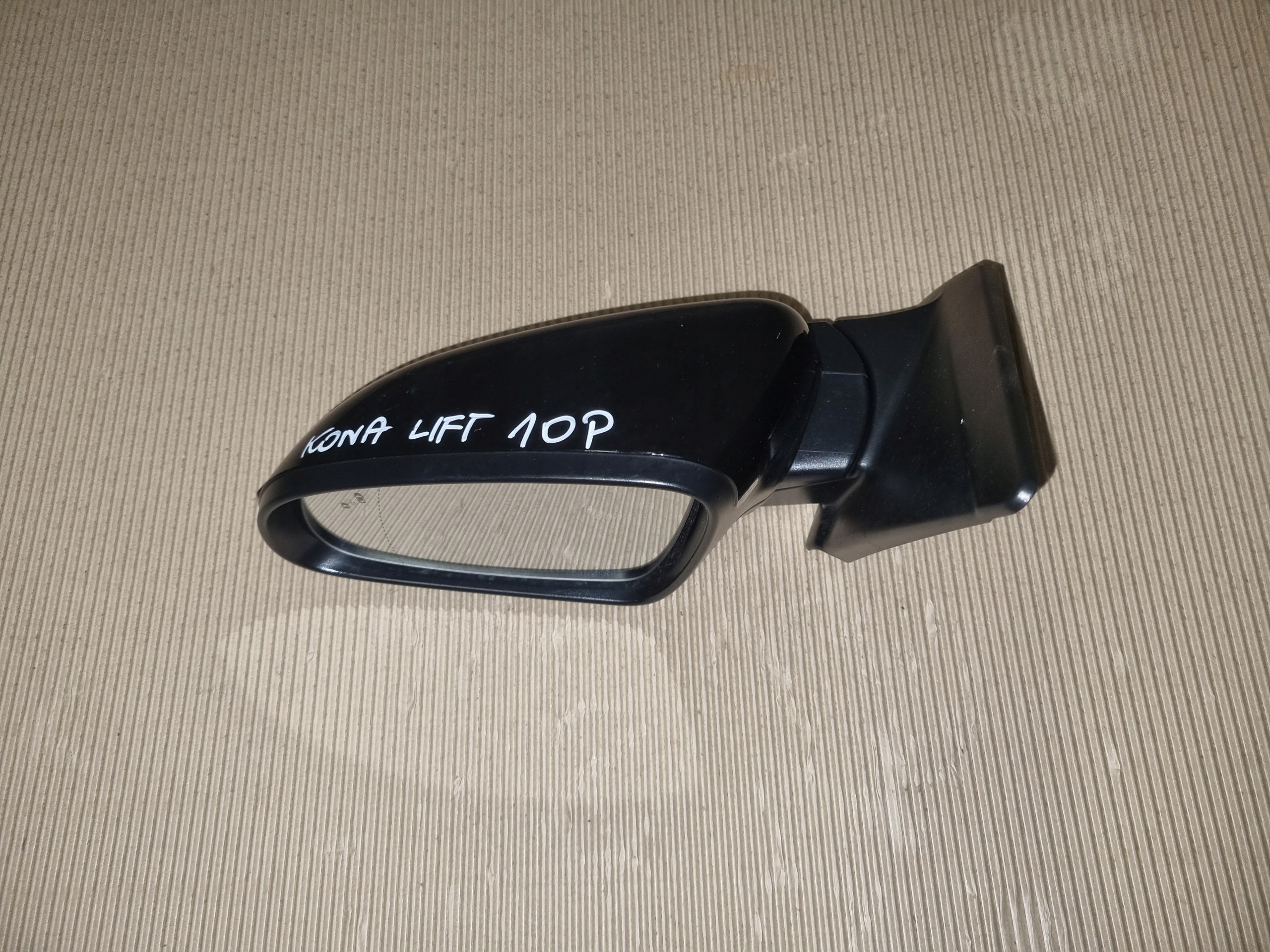 HYUNDAI KONA 17- LEWE LUSTERKO 10 PIN ASYSTENT