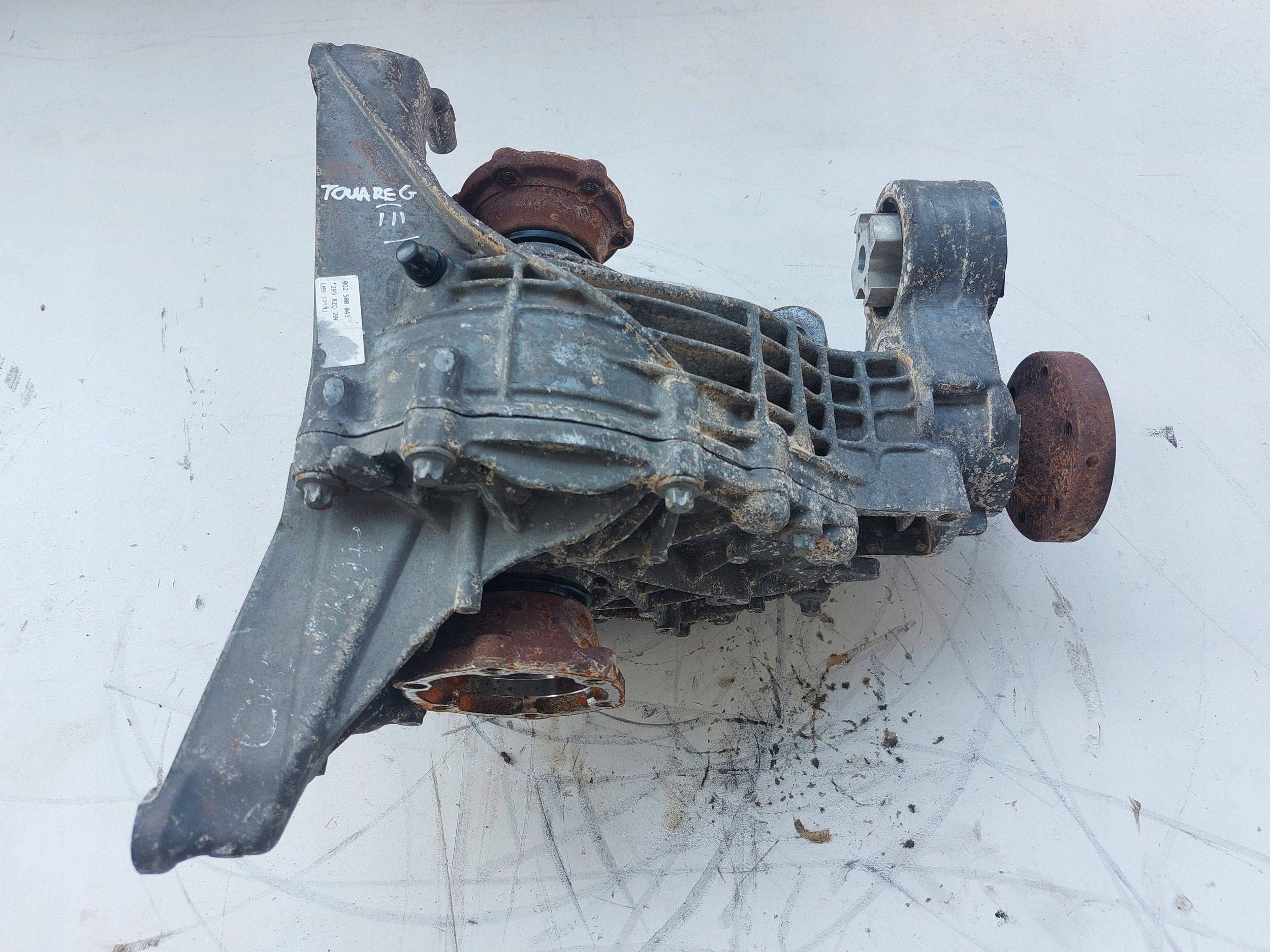 VOLKSWAGEN TOUAREG III diff differential rear 0G2500043