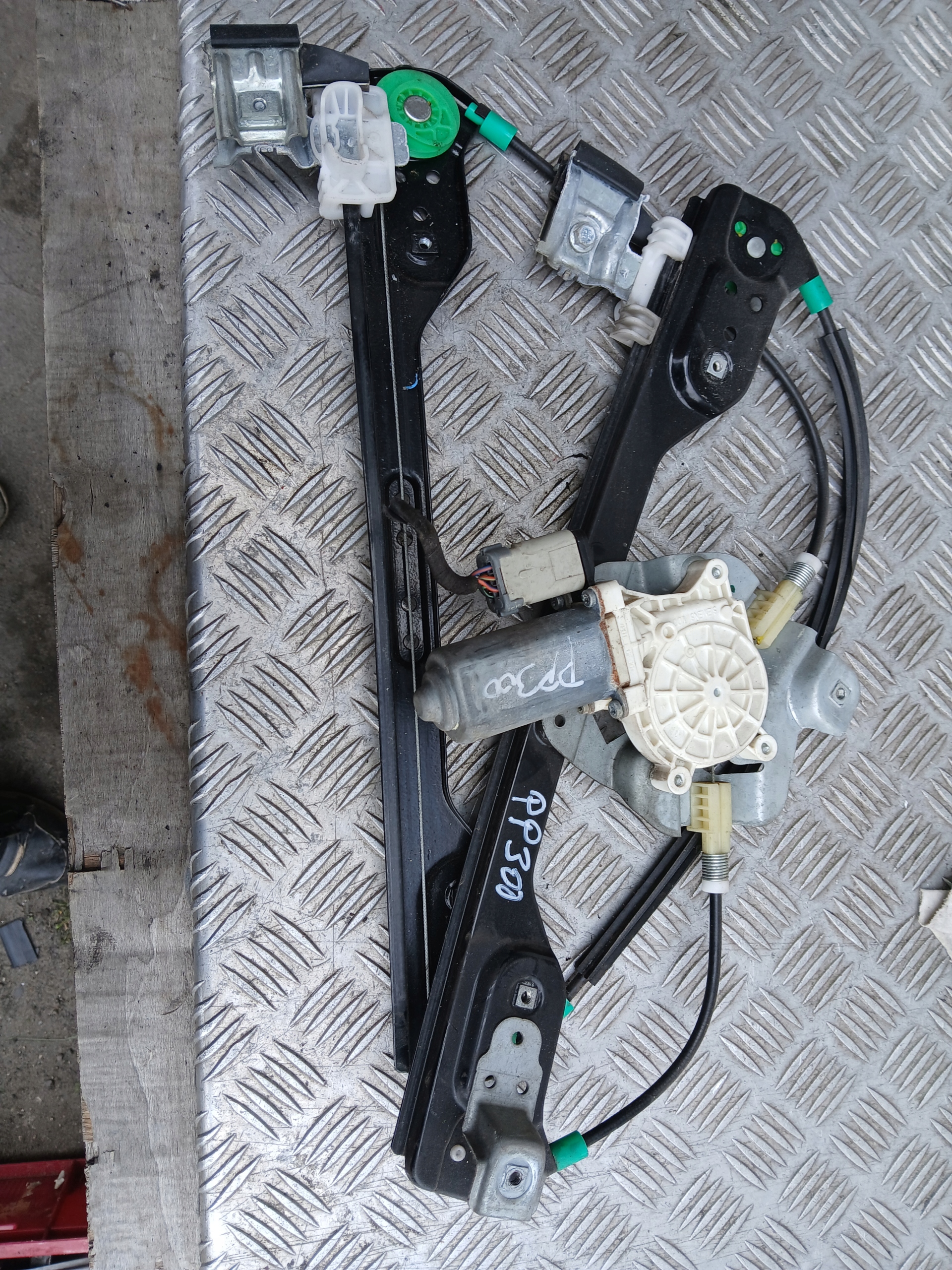 CHRYSLER 300C window regulator right front