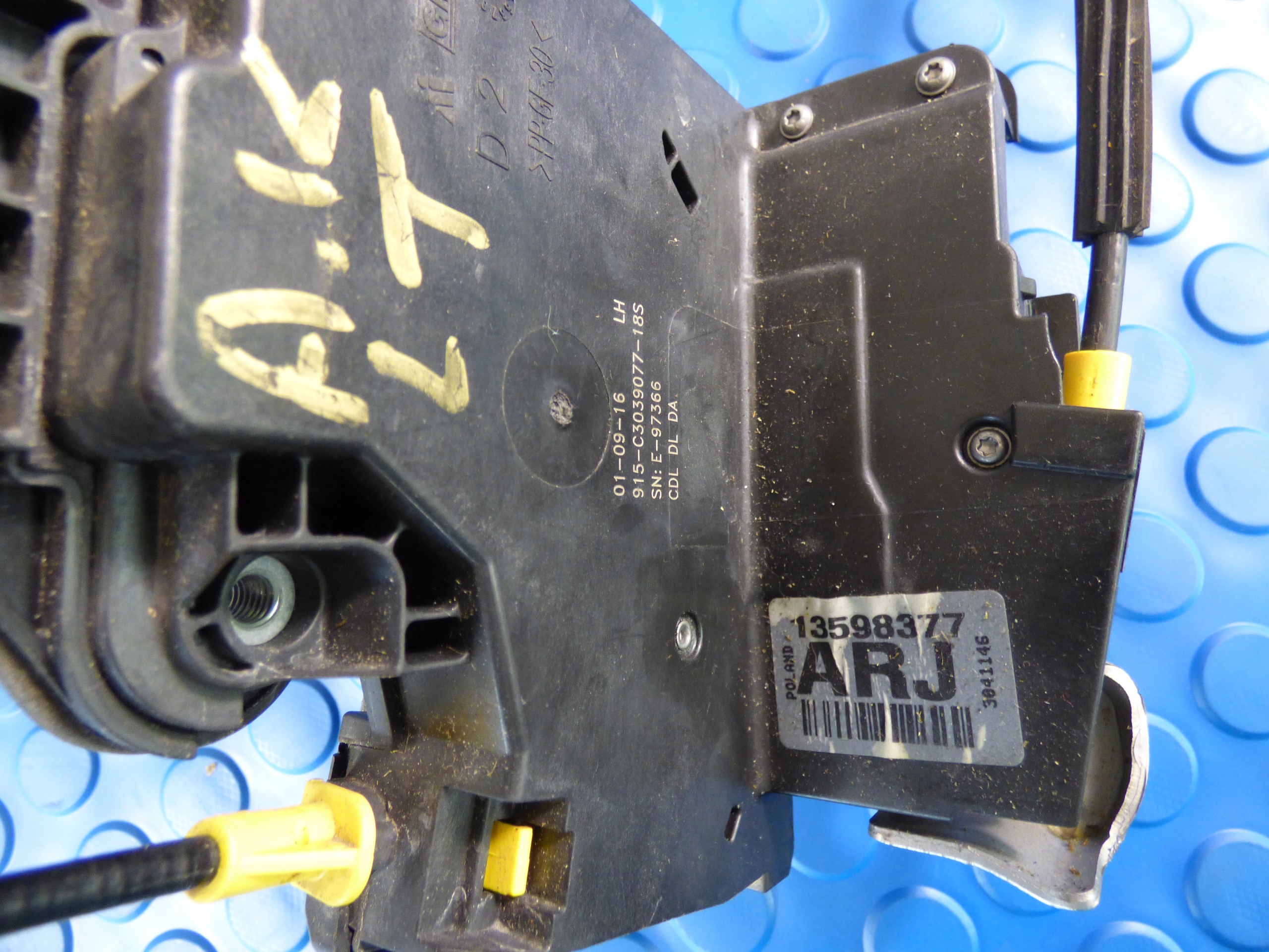 lock door left rear part OPEL ASTRA K V KOMBI