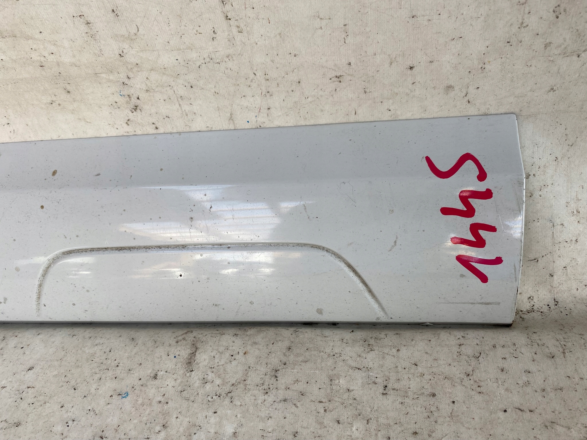 AUDI Q3 8U moulding door right front 8U0853960D