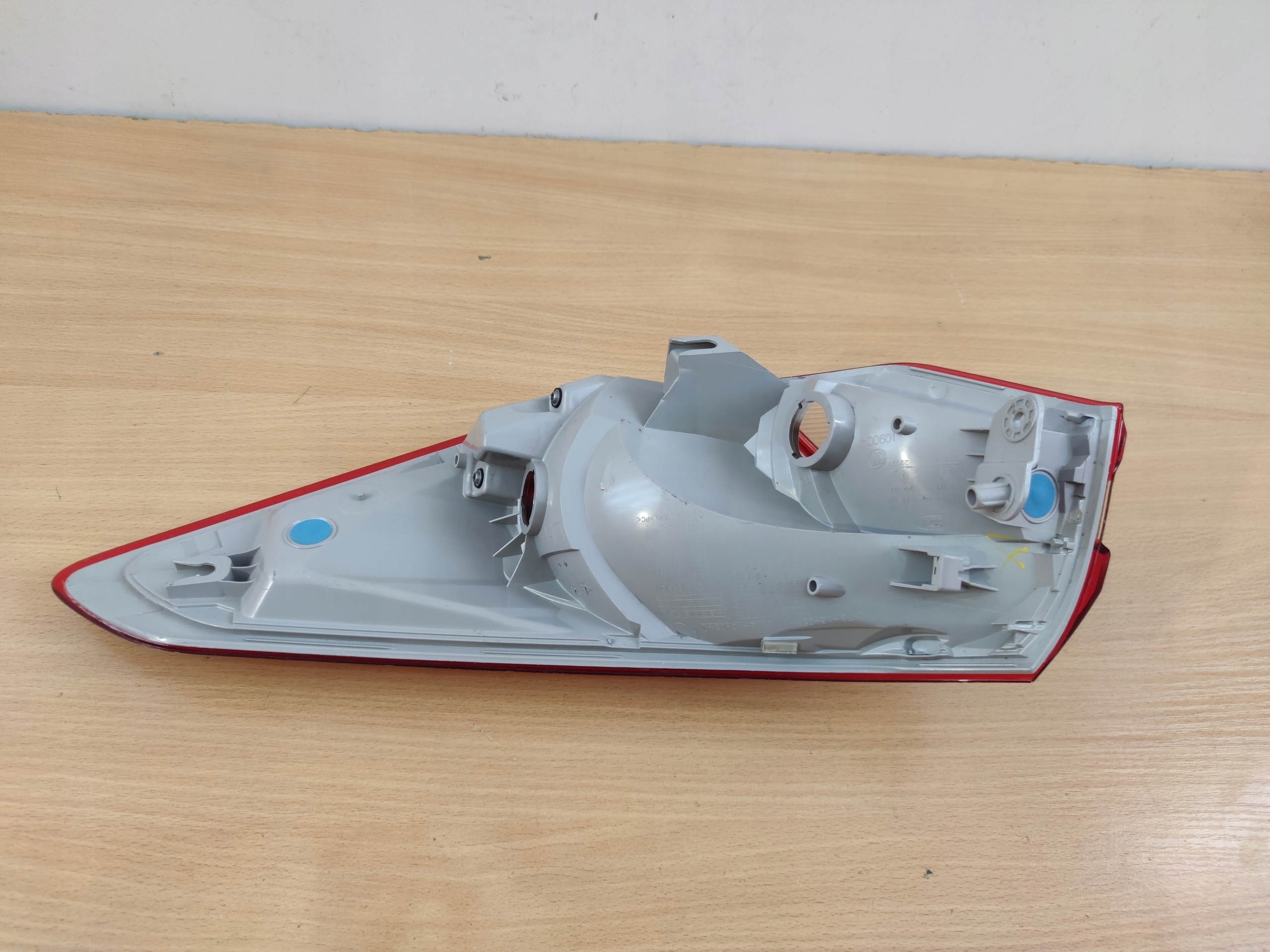 FORD FOCUS MK4 4 IV sedan left light rear part W fender