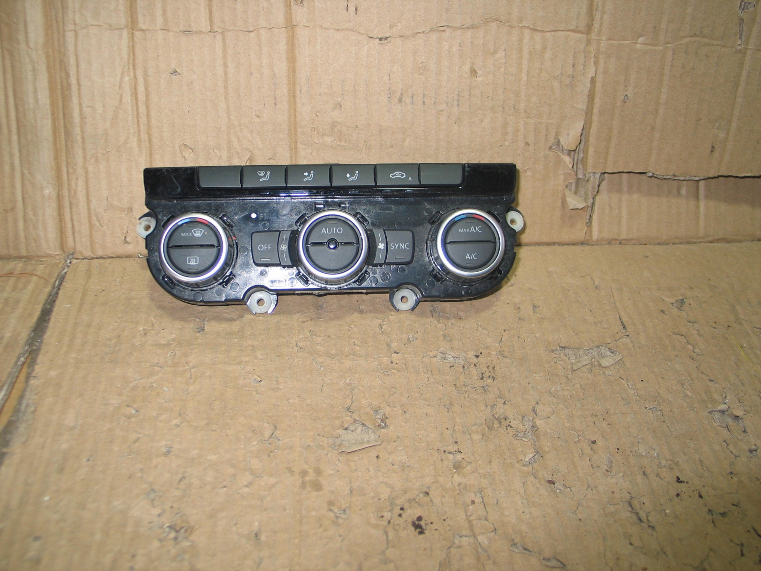 3AA907044BA - панель кондиционирования воздуха vw passat CC B7 3AA