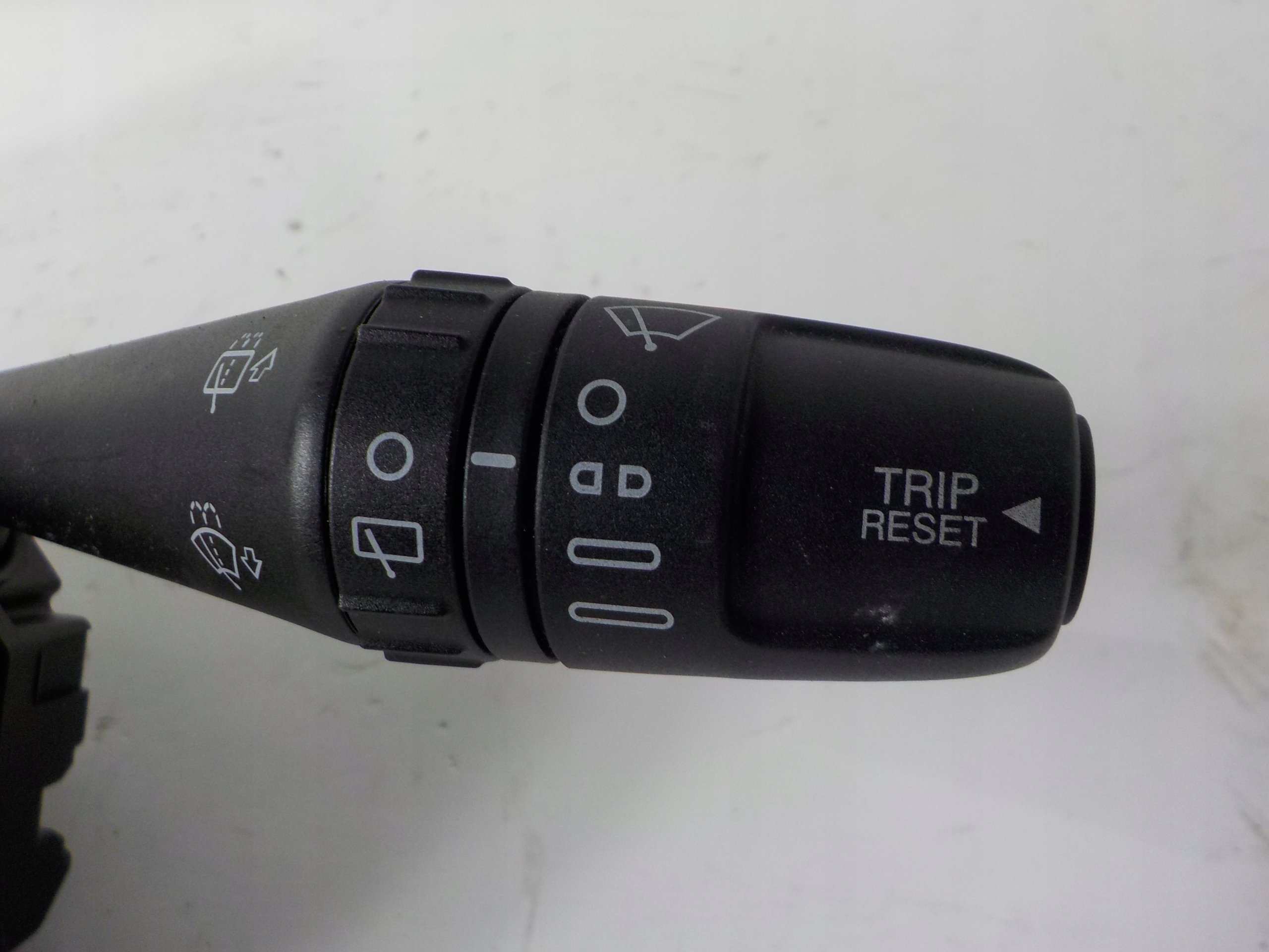 FIAT 500L steering wheel levers and controls ring 07355582710