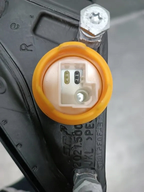 BMW 4 F32 F33 PRAWA STRONA KOL.475 Typ samochodu Samochody osobowe