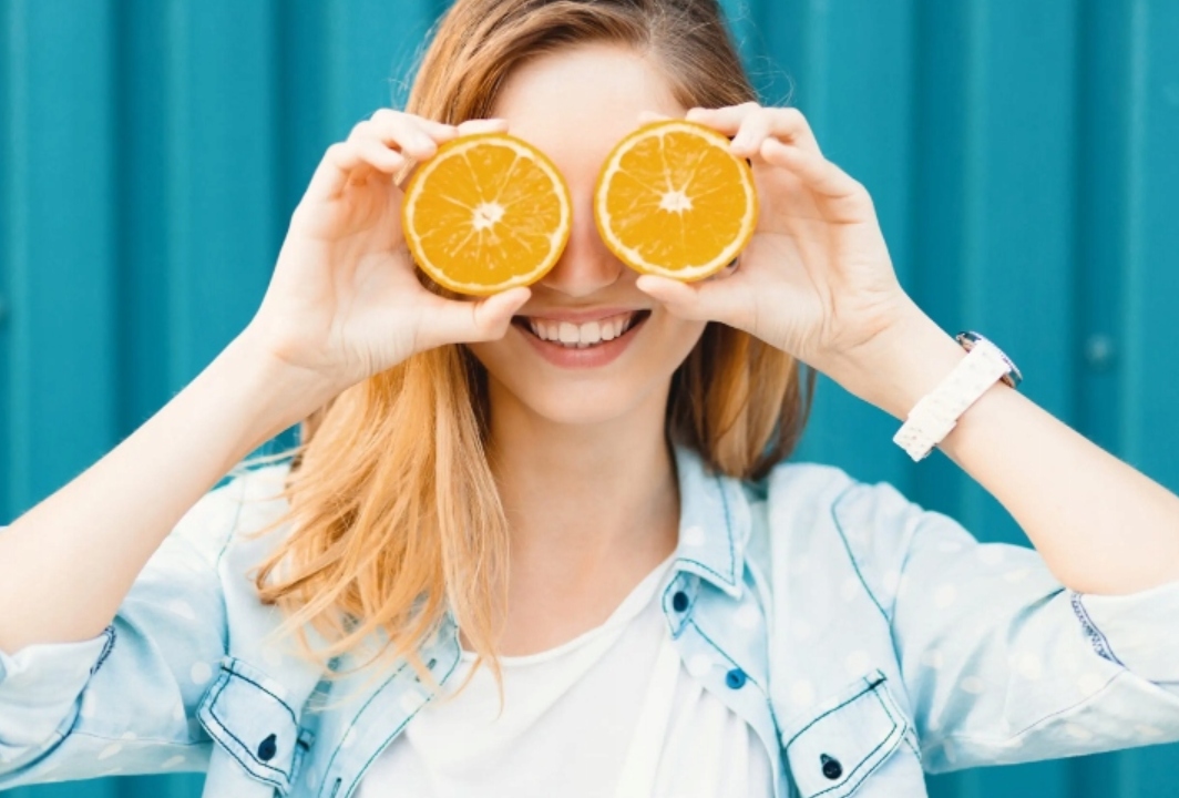 VITAMIN C GEL ODŚWIEŻAJĄCY NAWILŻAJĄCY ŻEL Z WITAMINĄ C 300ML Rodzaj dzień i noc