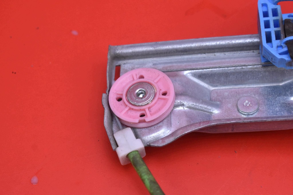 window regulator right front EU 9674252380 PEUGEOT 208 1 and 3D 12-19