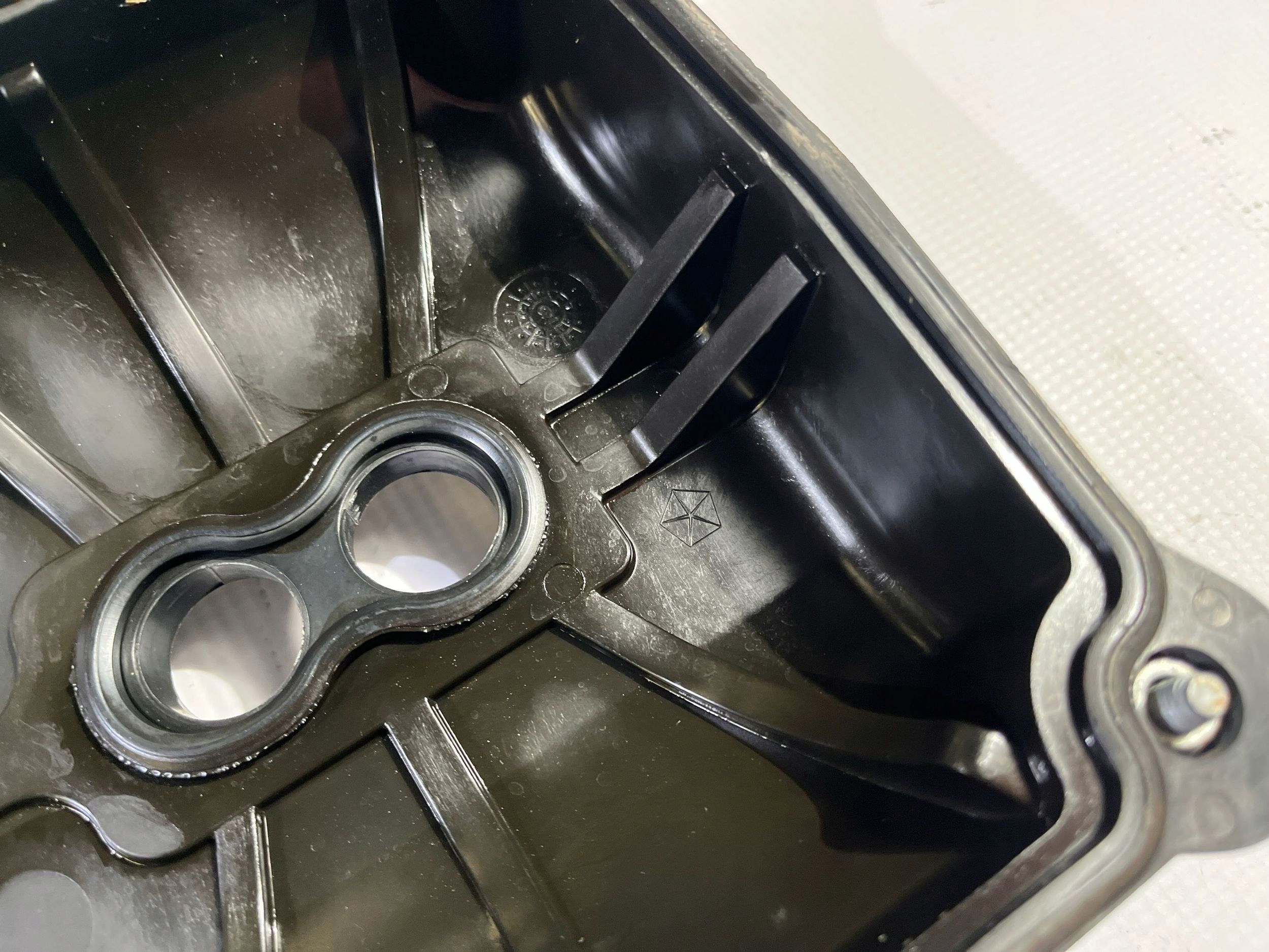 Abdeckung Blende Abdeckung der Ventile DES MOTORS Dodge Challenger 6.1 HEMI SRT8 2008-2010
