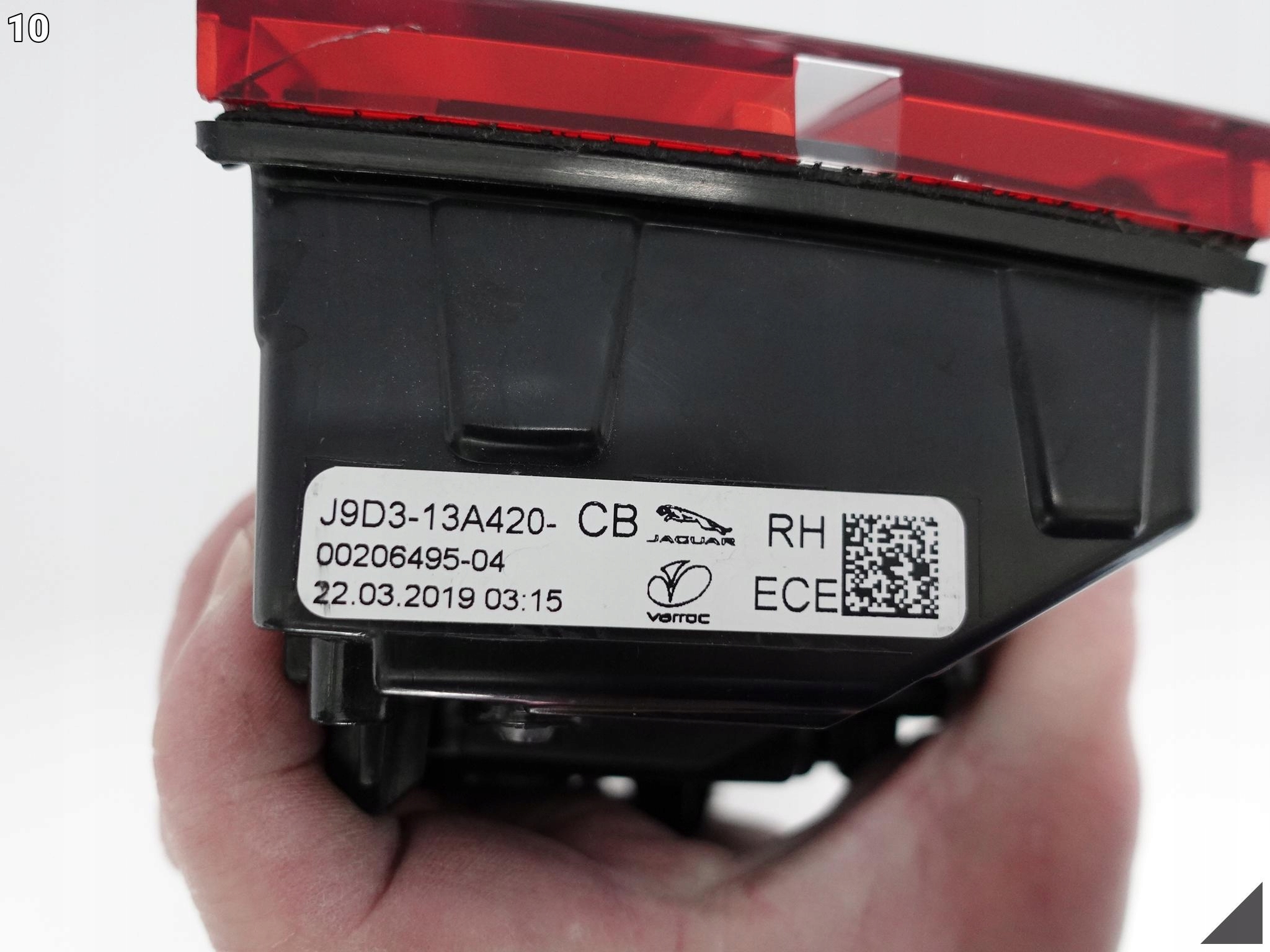 JAGUAR and-PACE X590 LED light to the bonnet right rear part