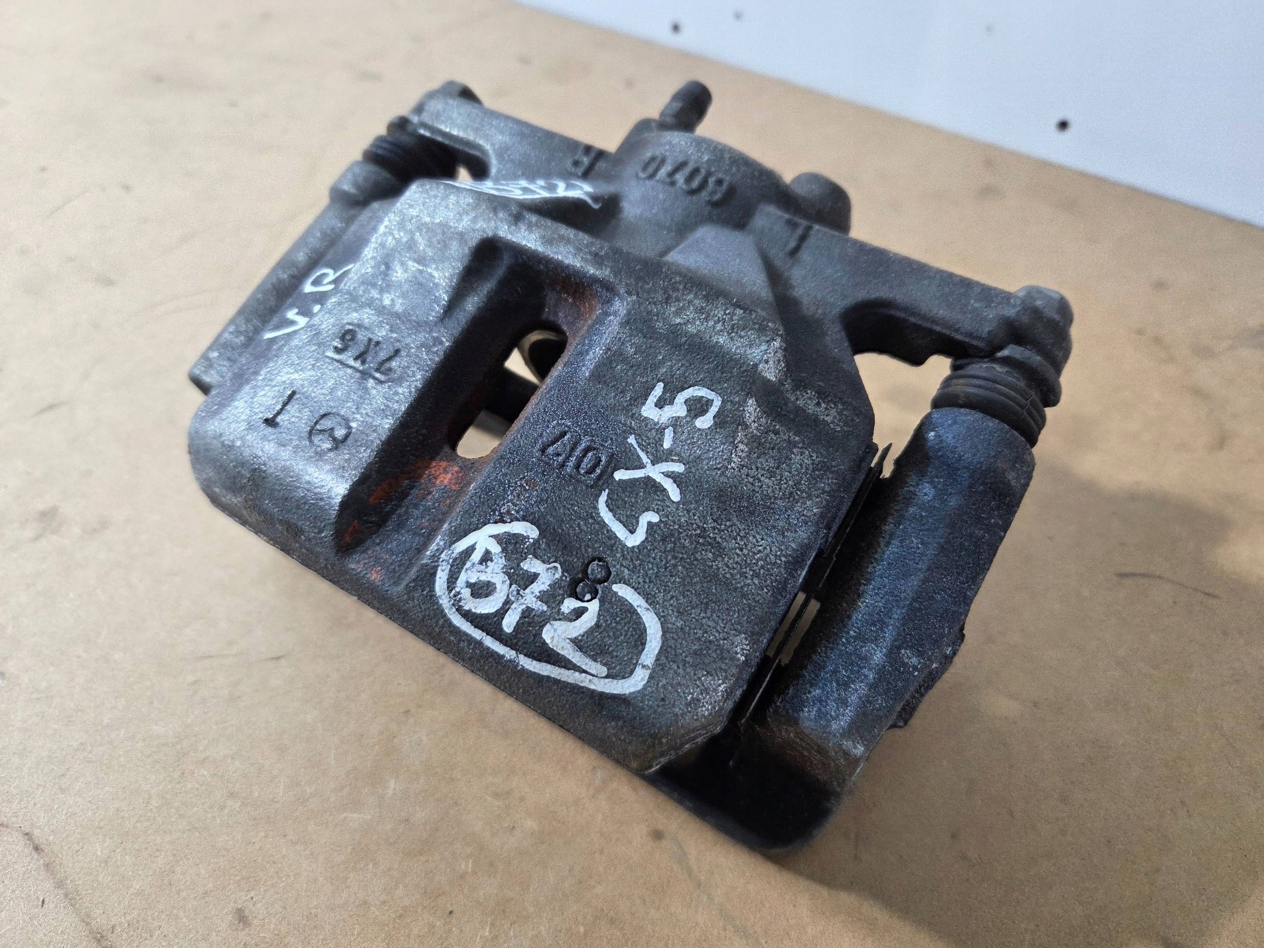 Mazda CX-5 caliper brake front right 6070 (B72)
