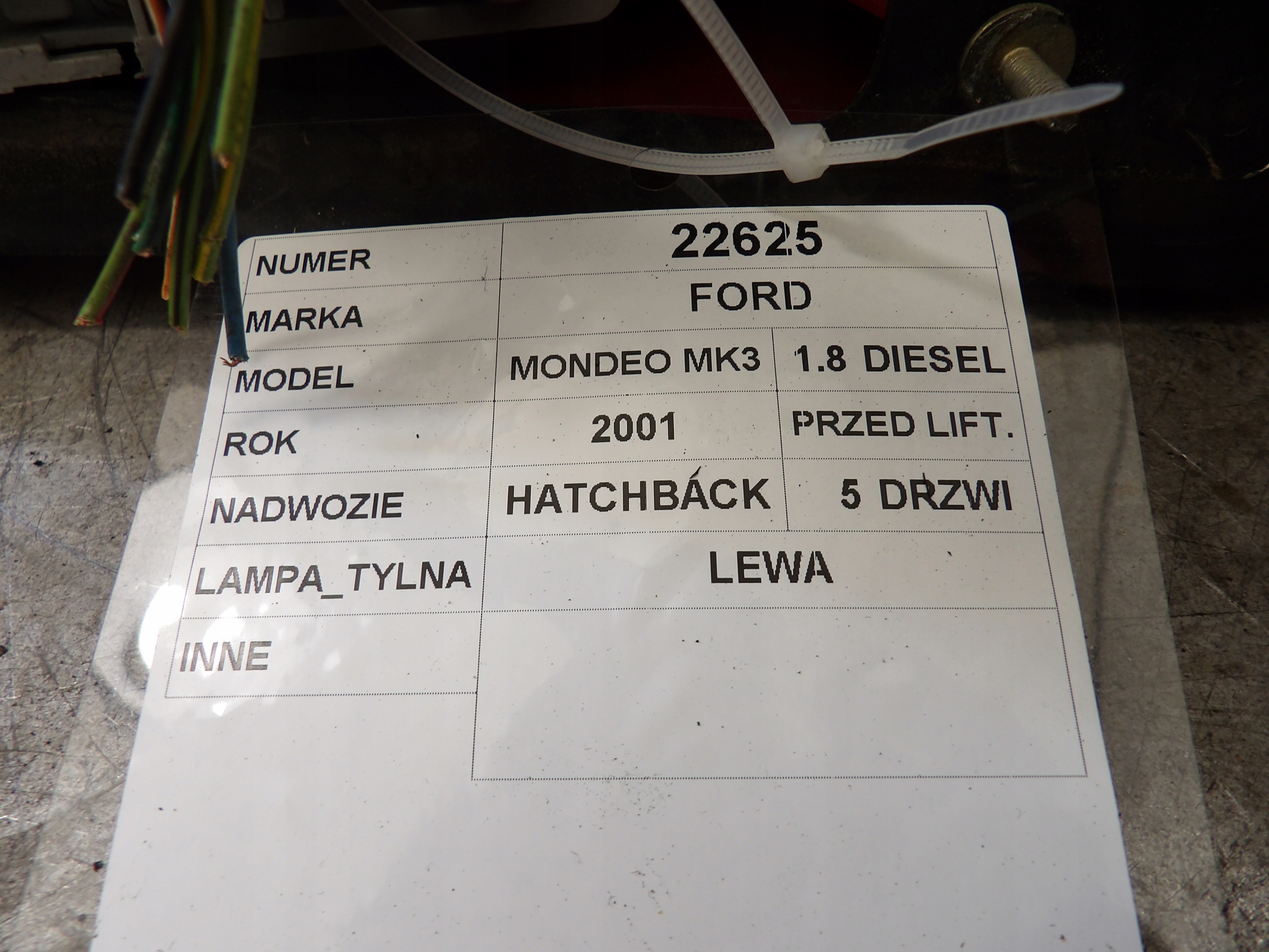 Ford Mondeo MK3 light rear left 1,8D