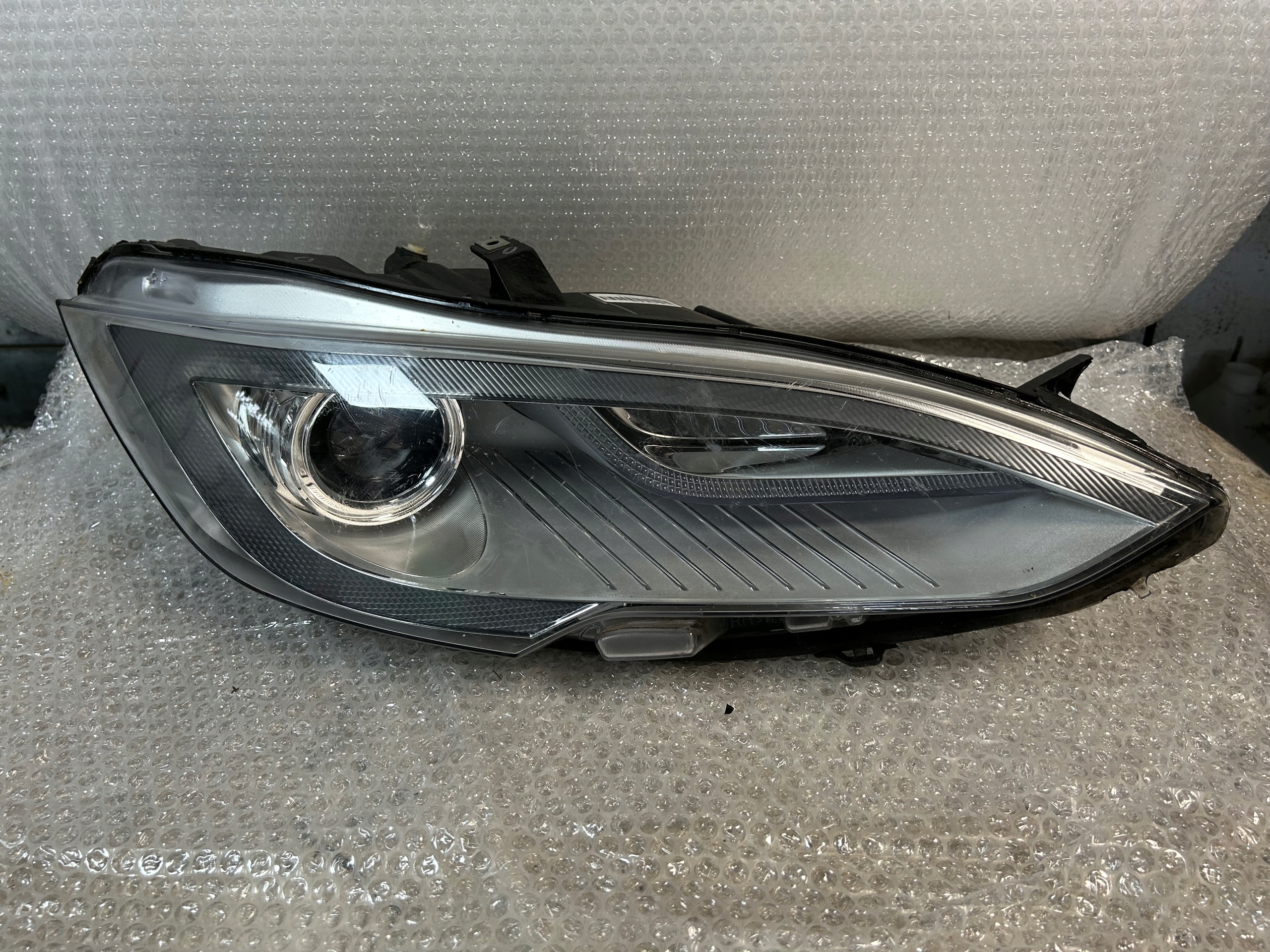 ФАРА ПЕРЕДНЯЯ ПРАВА TESLA МОДЕЛЬ S