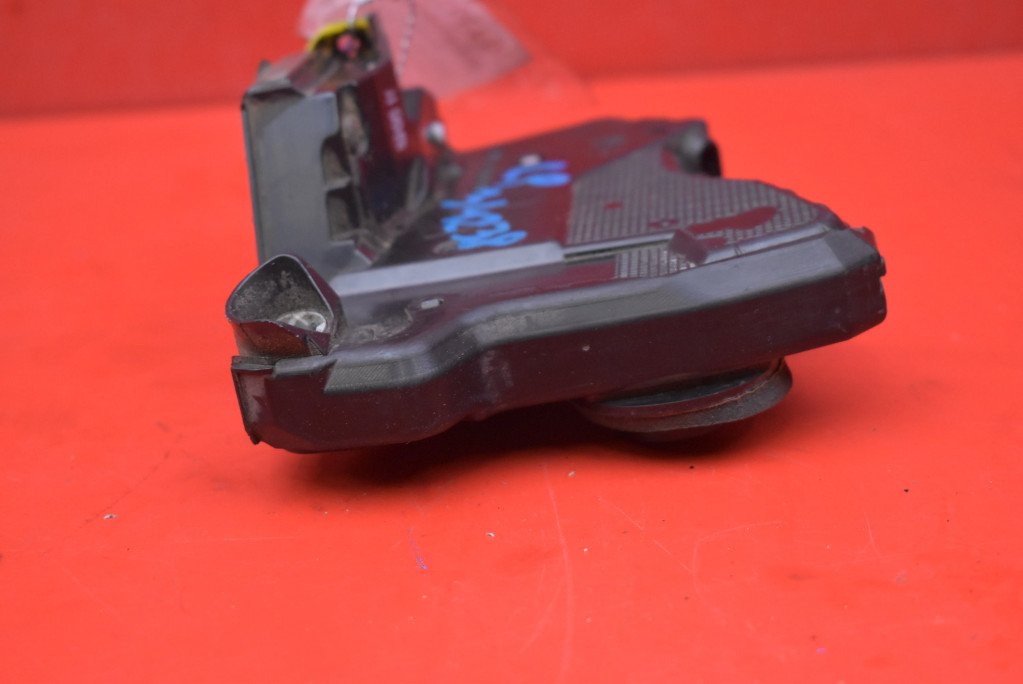 lock door left front front EU TOYOTA AVENSIS T27 09-11