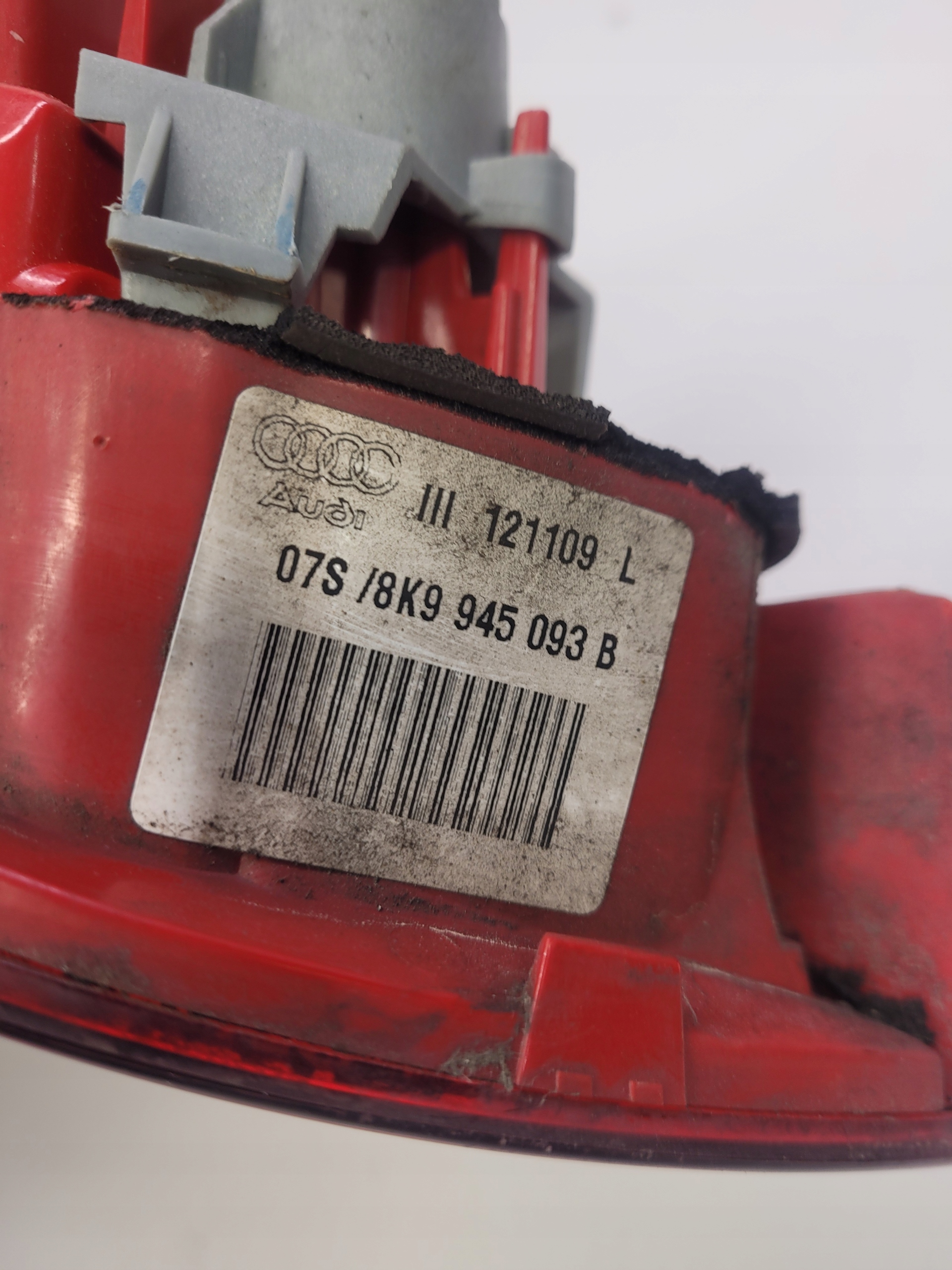 light left rear part AUDI A4 B8 KOMBI LED 8K9945093B