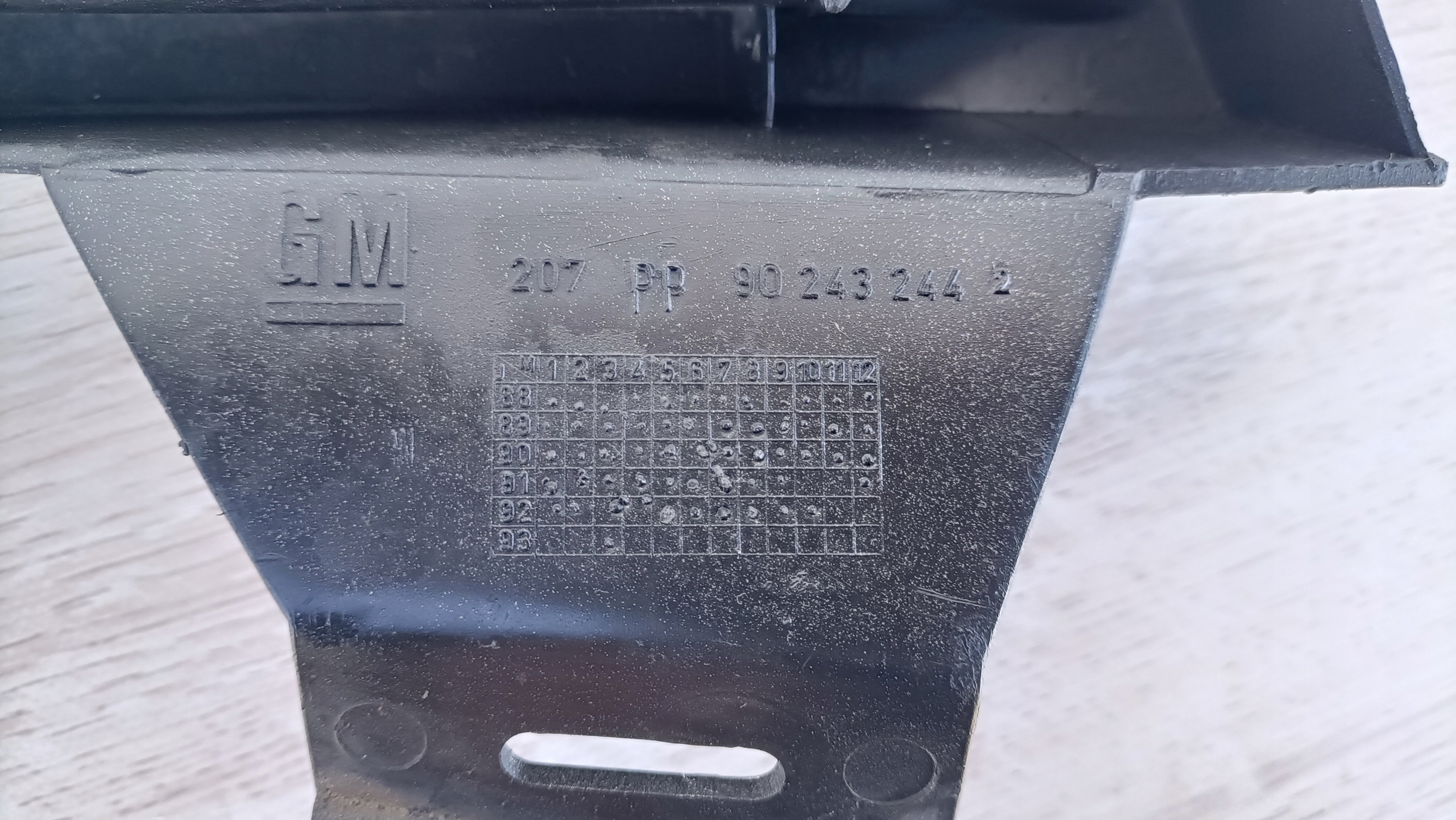 OPEL KADETT E front PREKLADgrill grid 90243244 K68/15MR