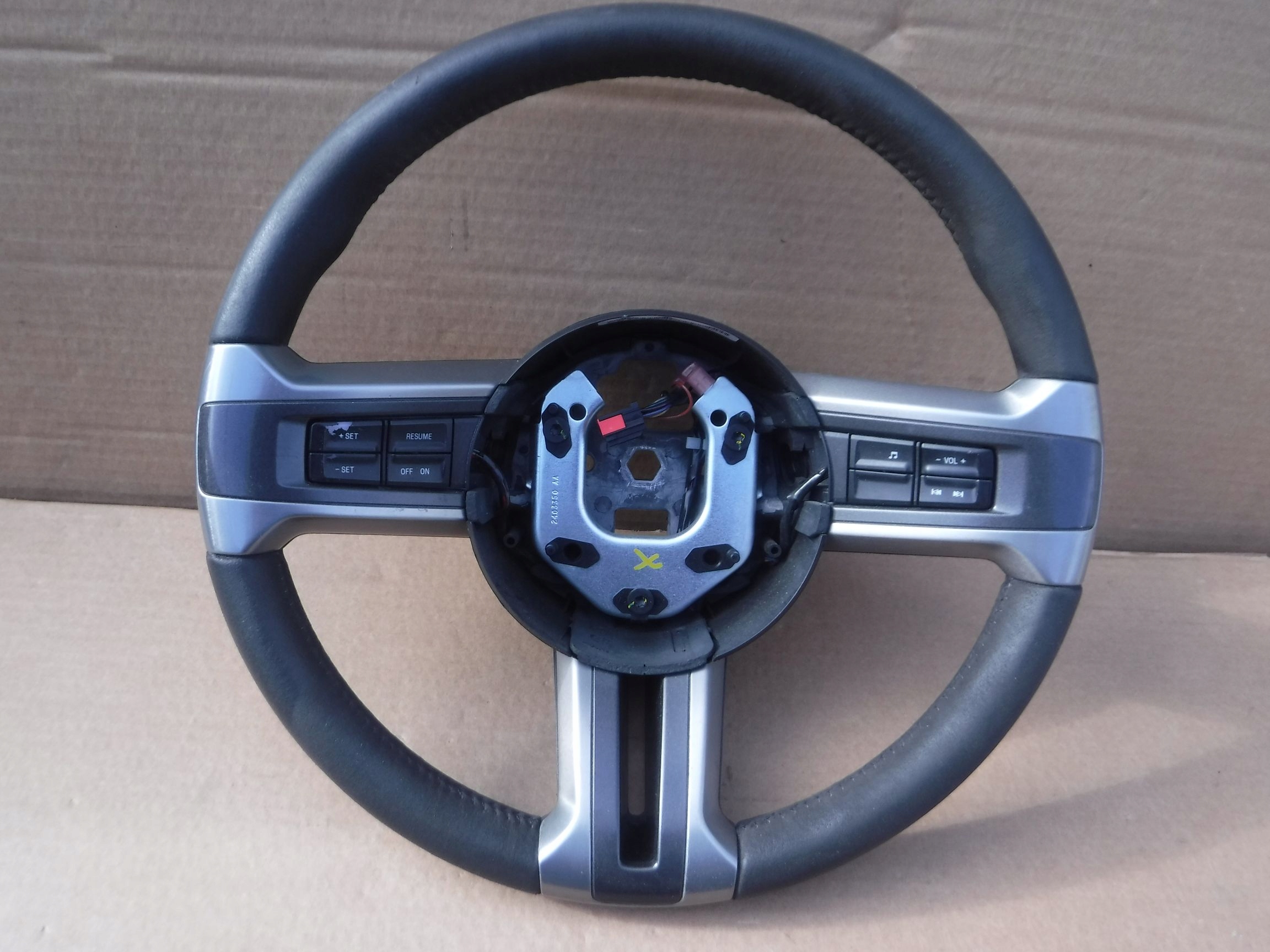 КЕРМО FORD MUSTANG 2010-2014 BOSS 302 ЗАМША