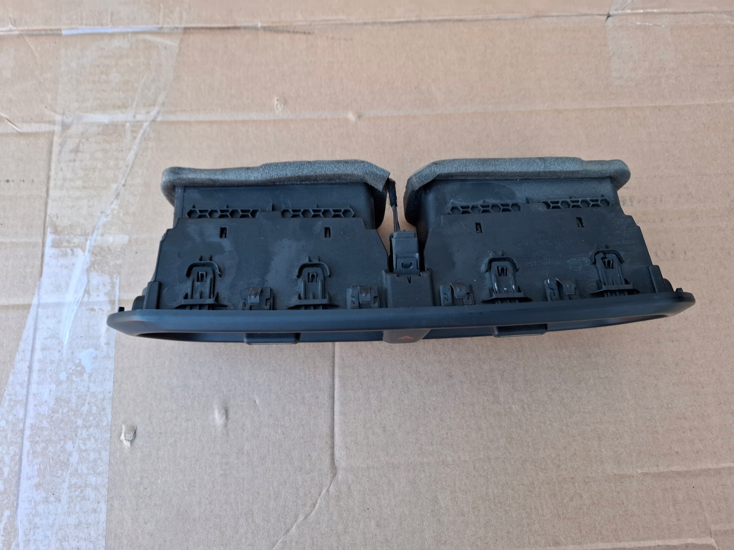 Ford Ecosport MK2 LIFT grid air conditioning devices central