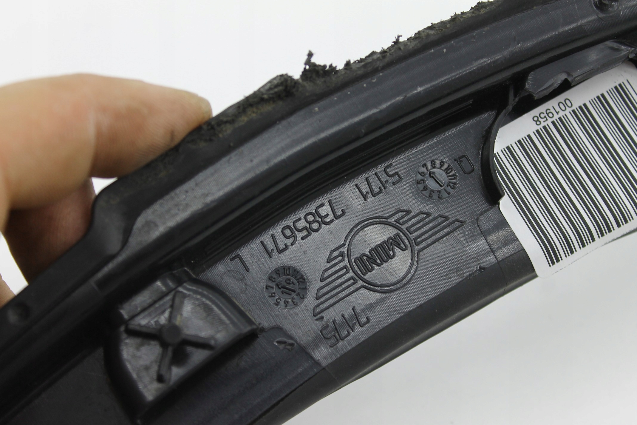 MINI CLUBMAN F54 USZCZELKA BŁOTNIKA TYŁ TYLNA LEWA Waga produktu z opakowaniem jednostkowym 4 kg