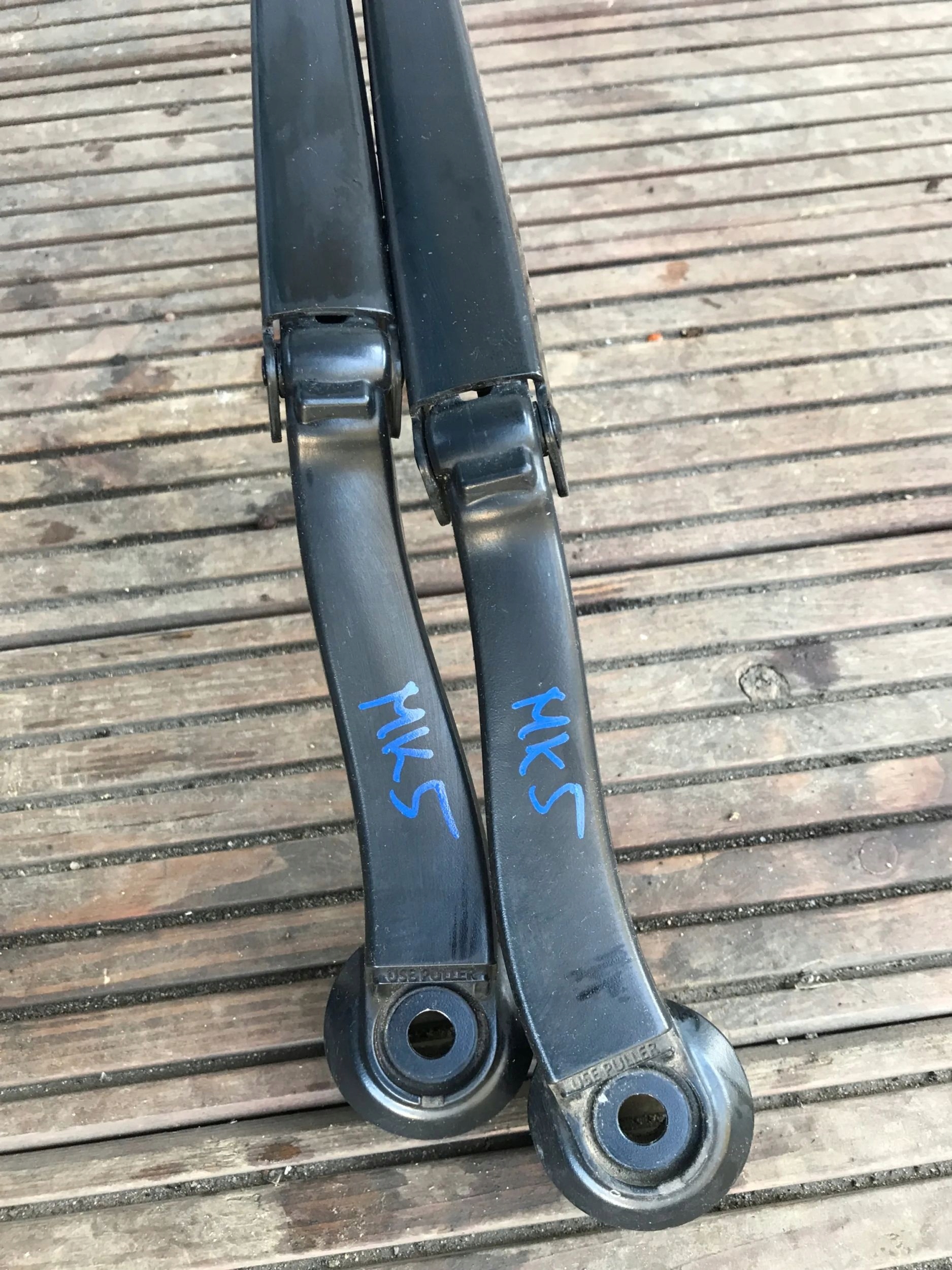 wiper arms front left right FORD MONDEO MK5