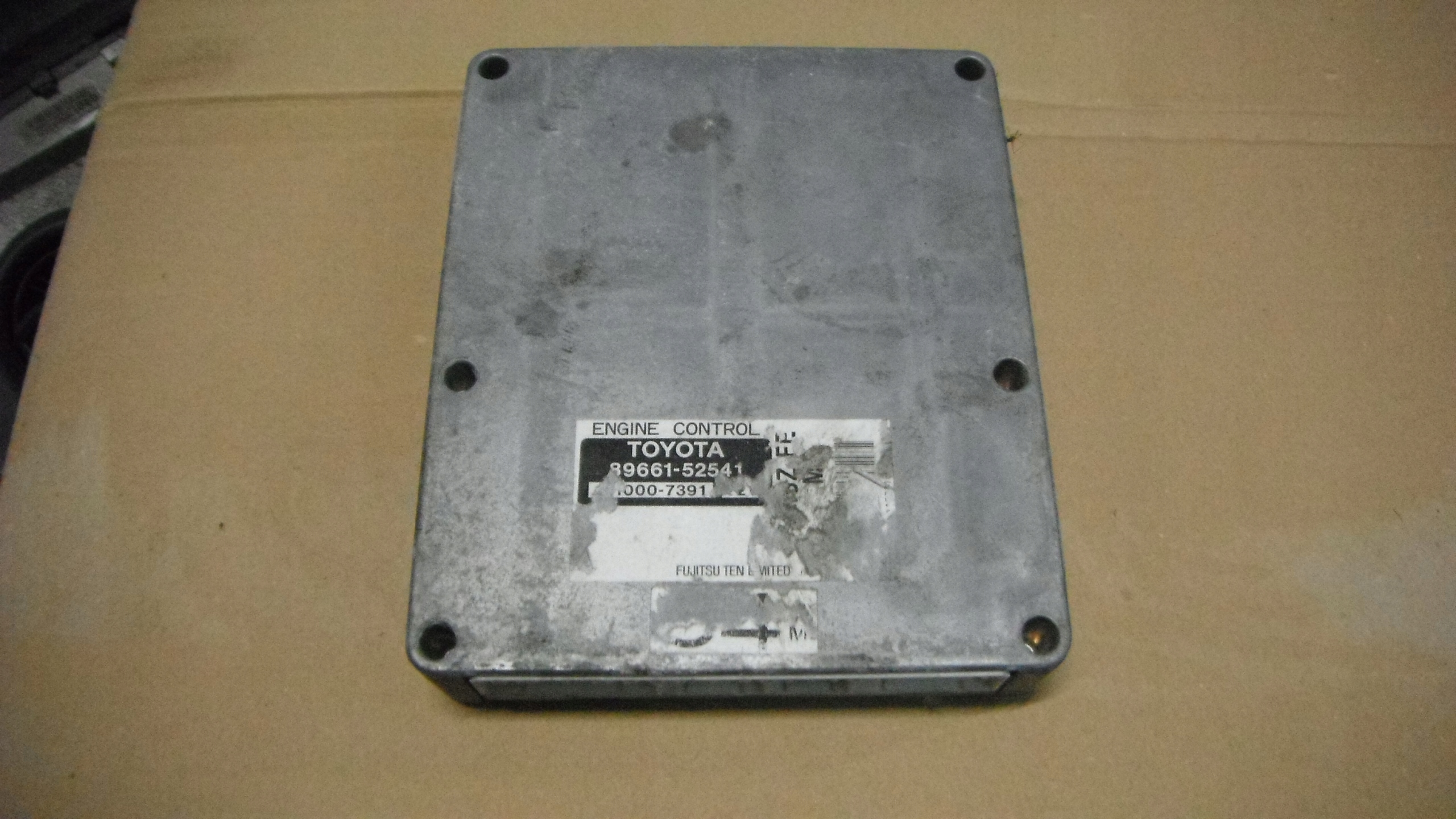 YARIS KOMPUTER SILNIKA 89661-52541