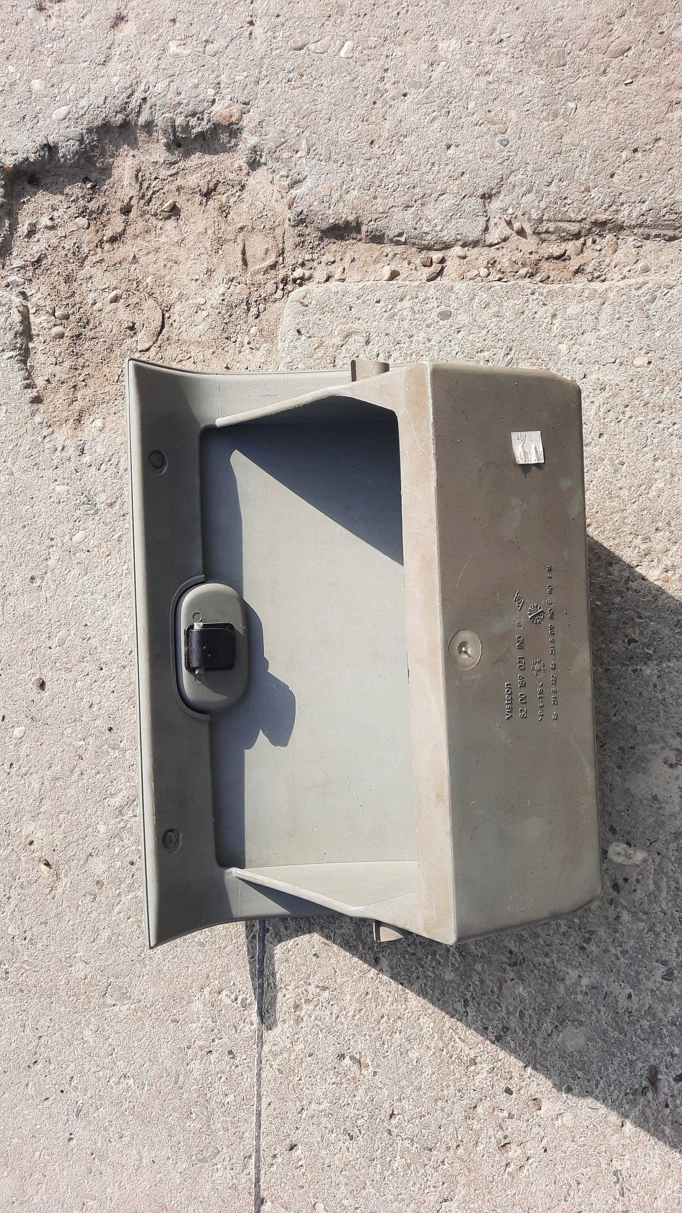 бардачок renault oe 8200189021