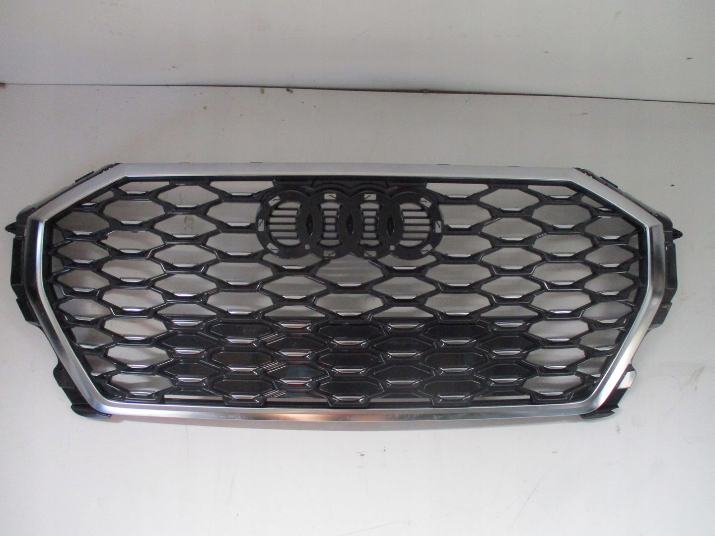 GRILLE AUDI CHROM 83F853651B C S-LINE