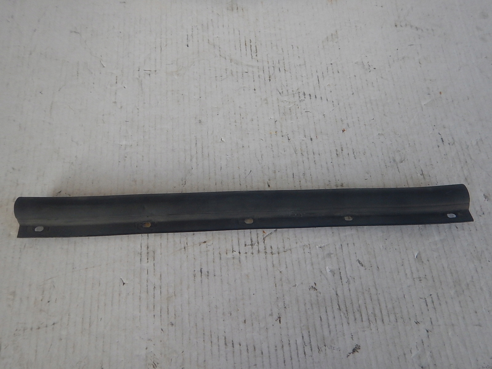 VW GOLF VII USZCZELKA POD MASKĘ MASKI