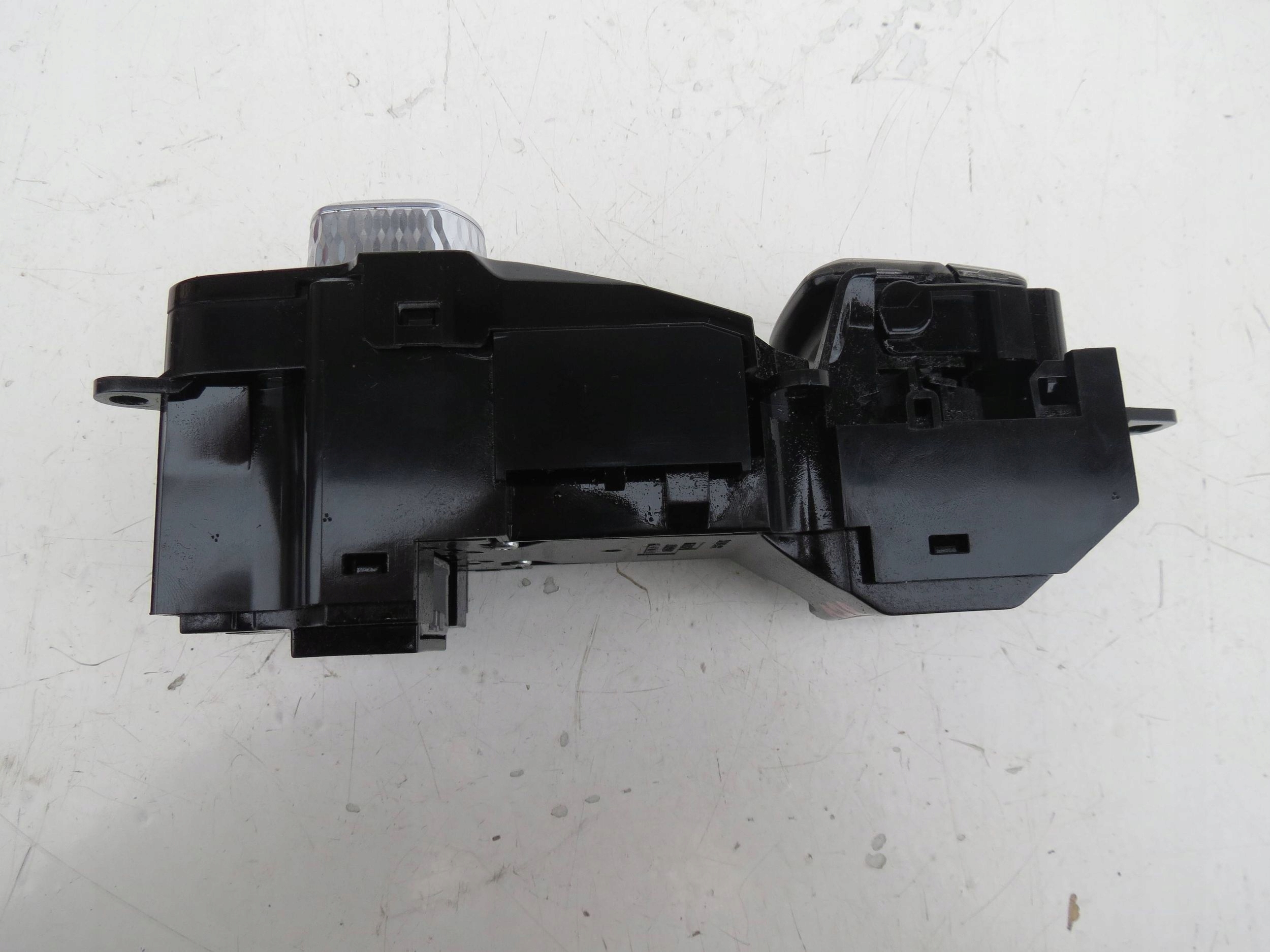 button START-STOP VOLVO S90 II 2.0 D 190KM 2016-2021R 31443829