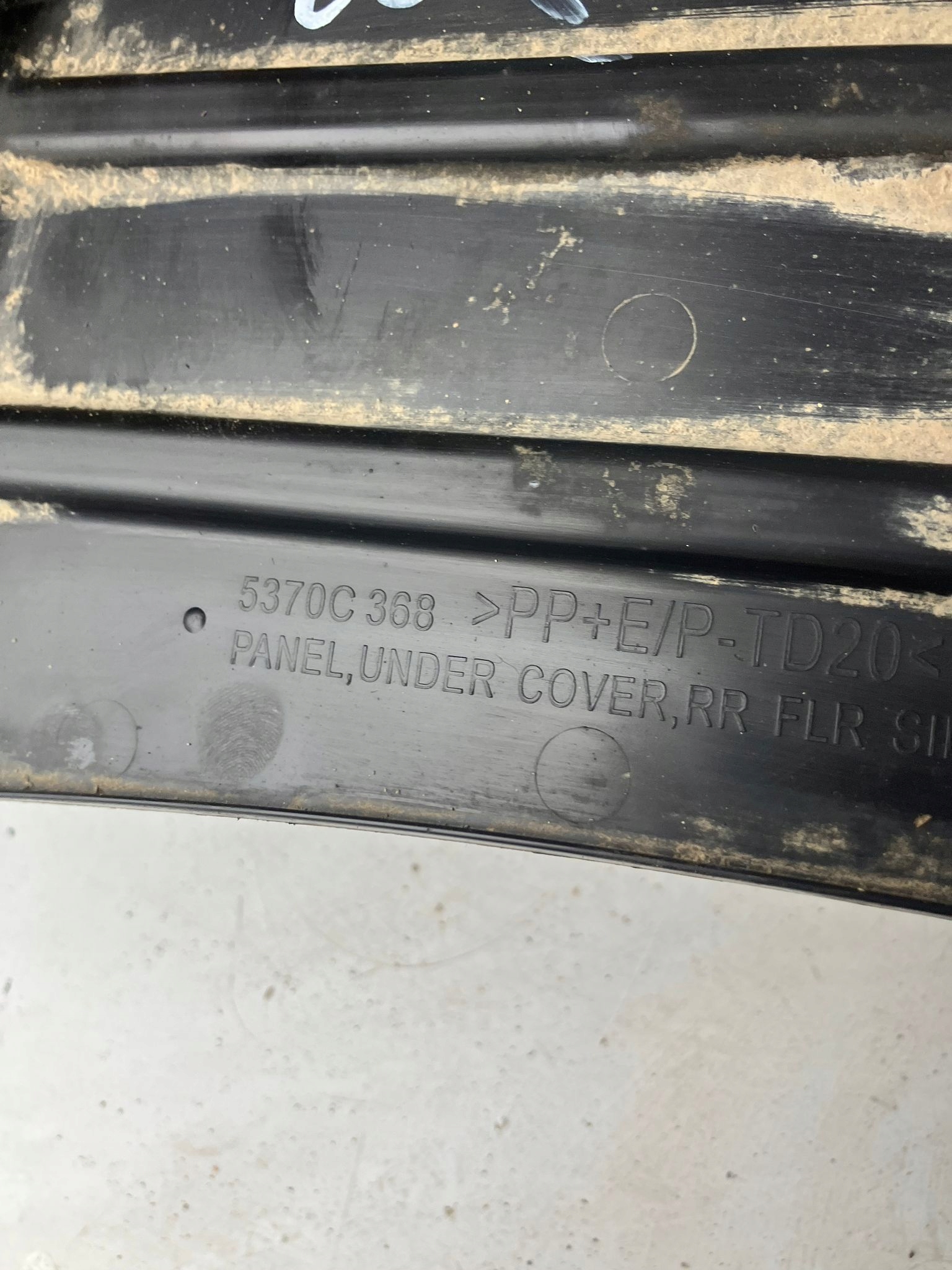 Blende Abdeckung Unterfahrschutz rechts heck MITSUBISHI ECLIPSE CROSS 5370C368