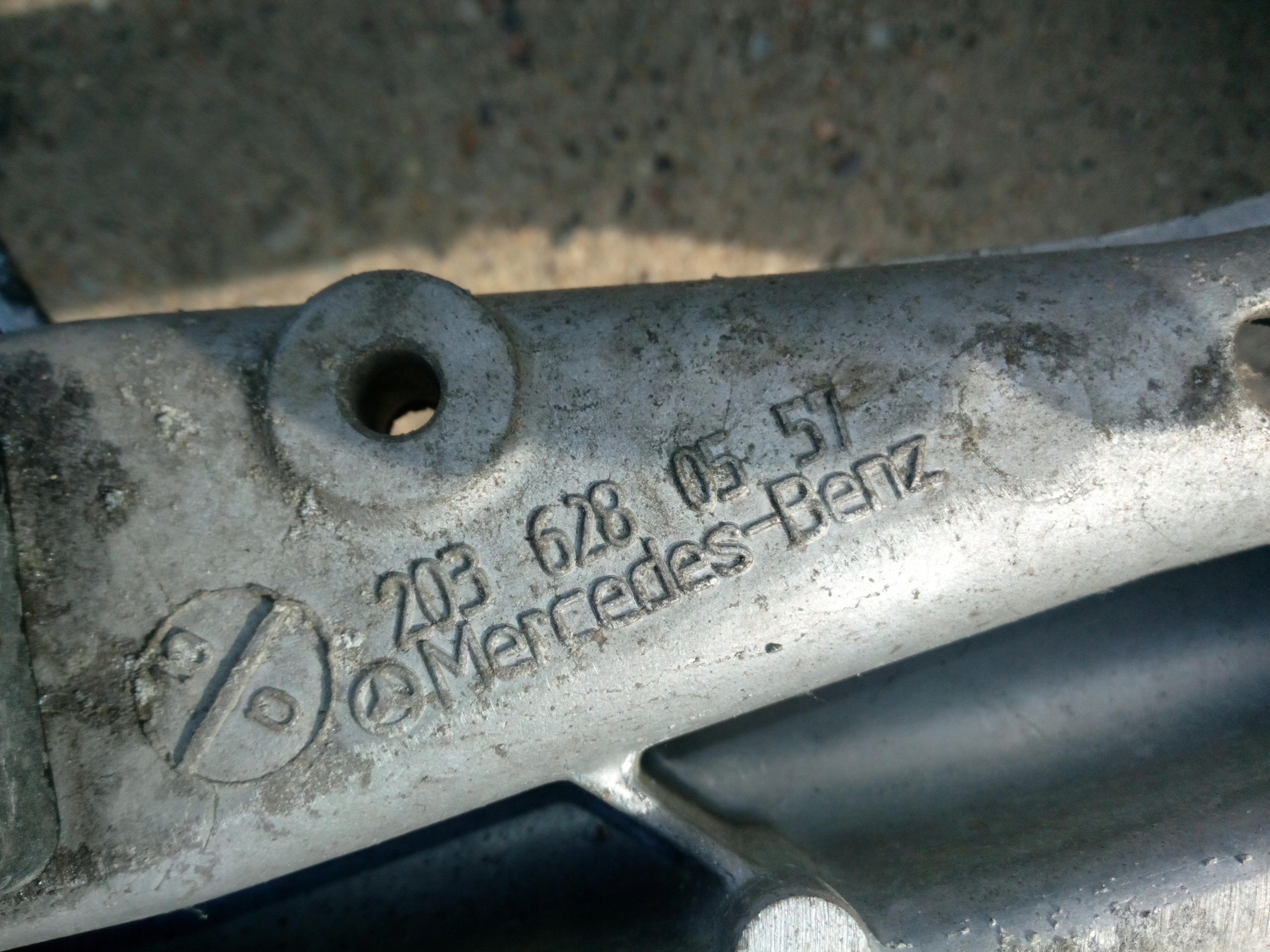 MERCEDES W203 axle beam subframe TRAWERS