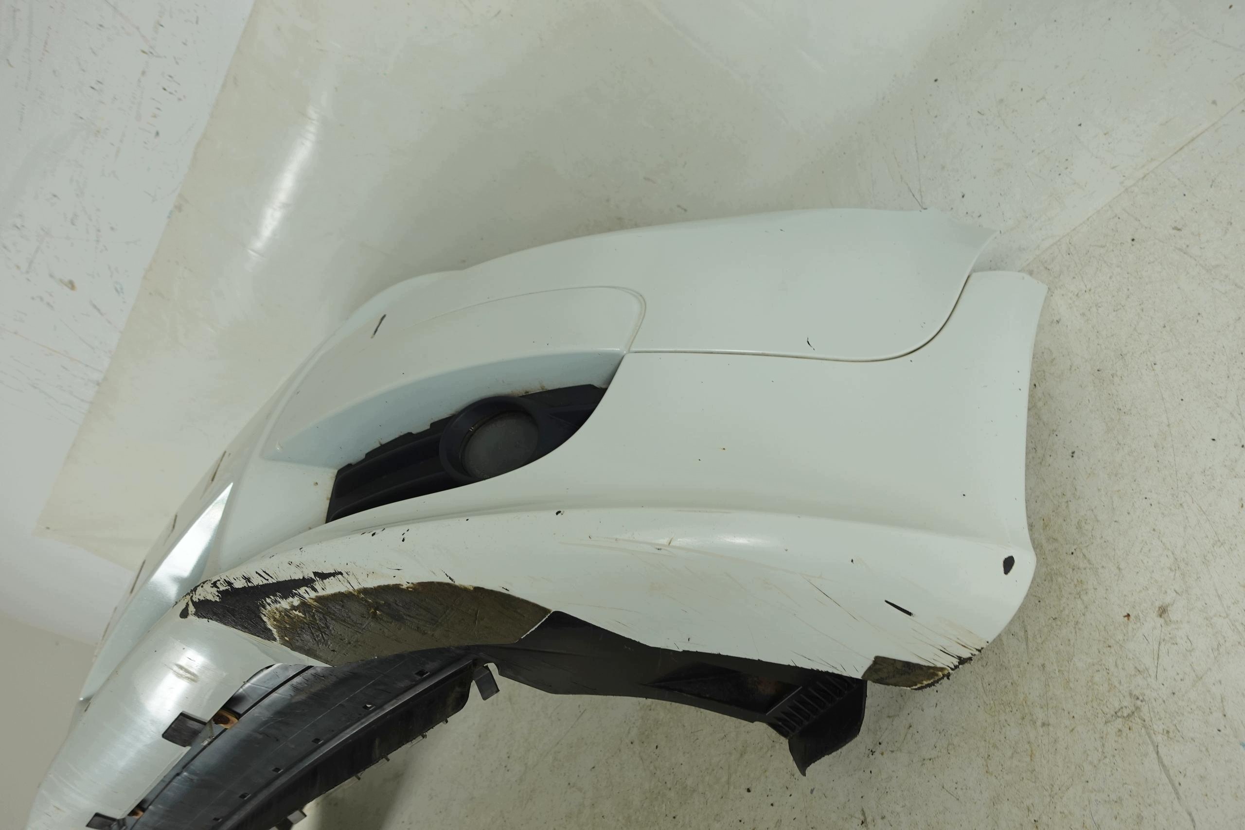 bumper front front VOLVO C30 R-design 06-10 614-46 2006-2010 30657188