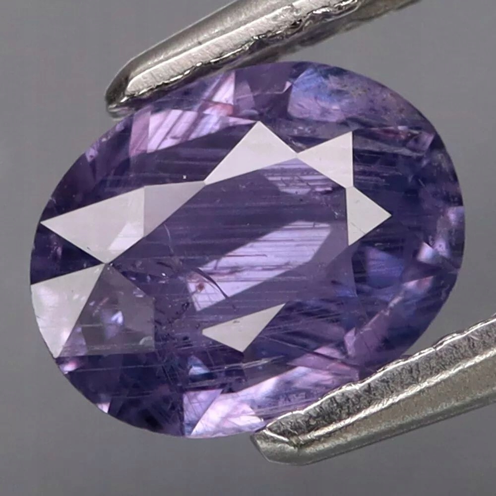 Přírodní Safír 0.77ct Fialový Ovál eCertifikát Wbd