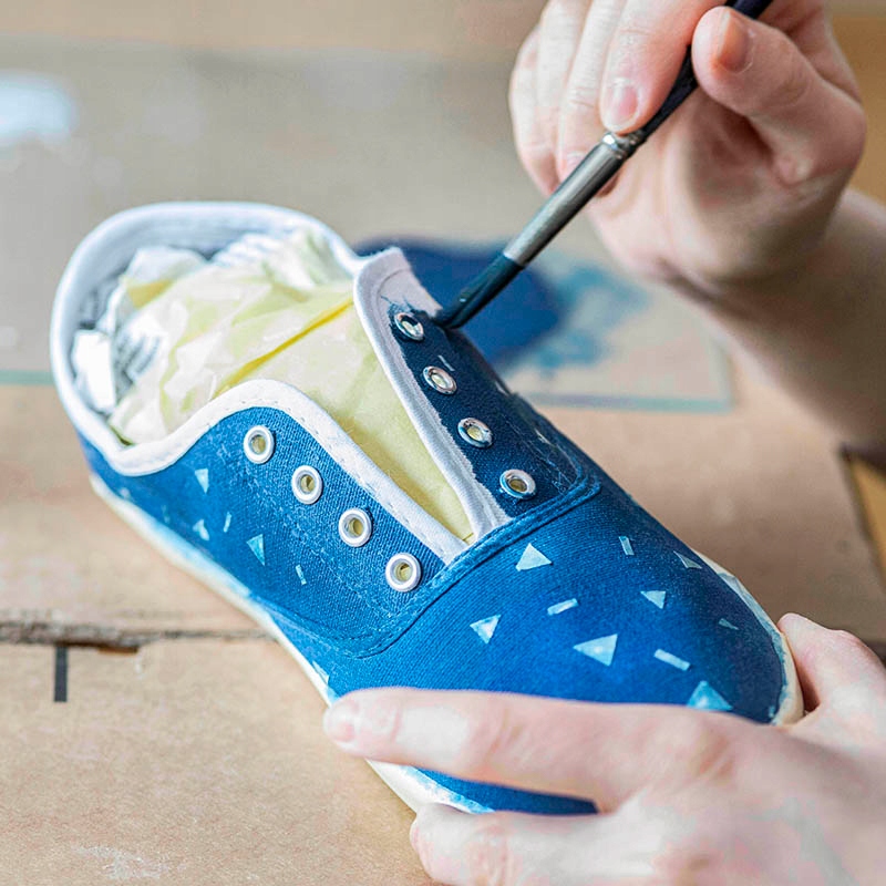 COCCINE FARBA DO RENOWACJI BUTÓW 10 ML KOLOR KOŚĆ SŁONIOWA PRAKTYCZNA Nazwa COCCINE LEATHER REPAIR IVORY 04