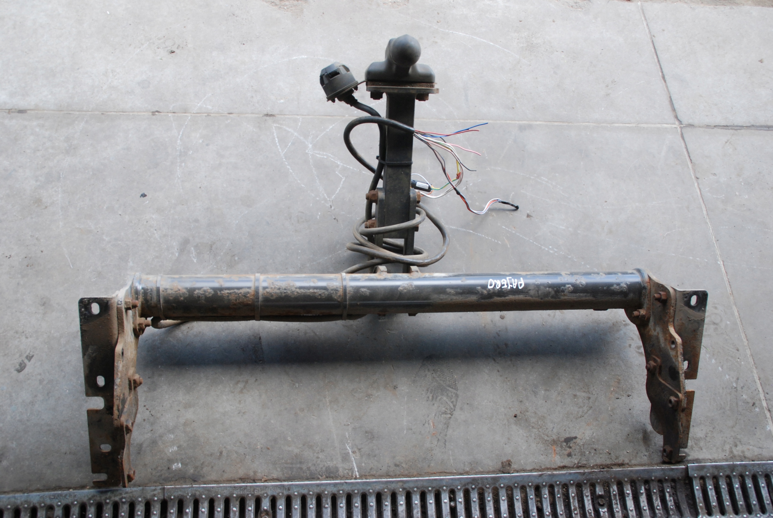 MITSUBISHI PAJERO IV HAK HOLOWNICZY 06- Rodzaj kuli Odkręcana