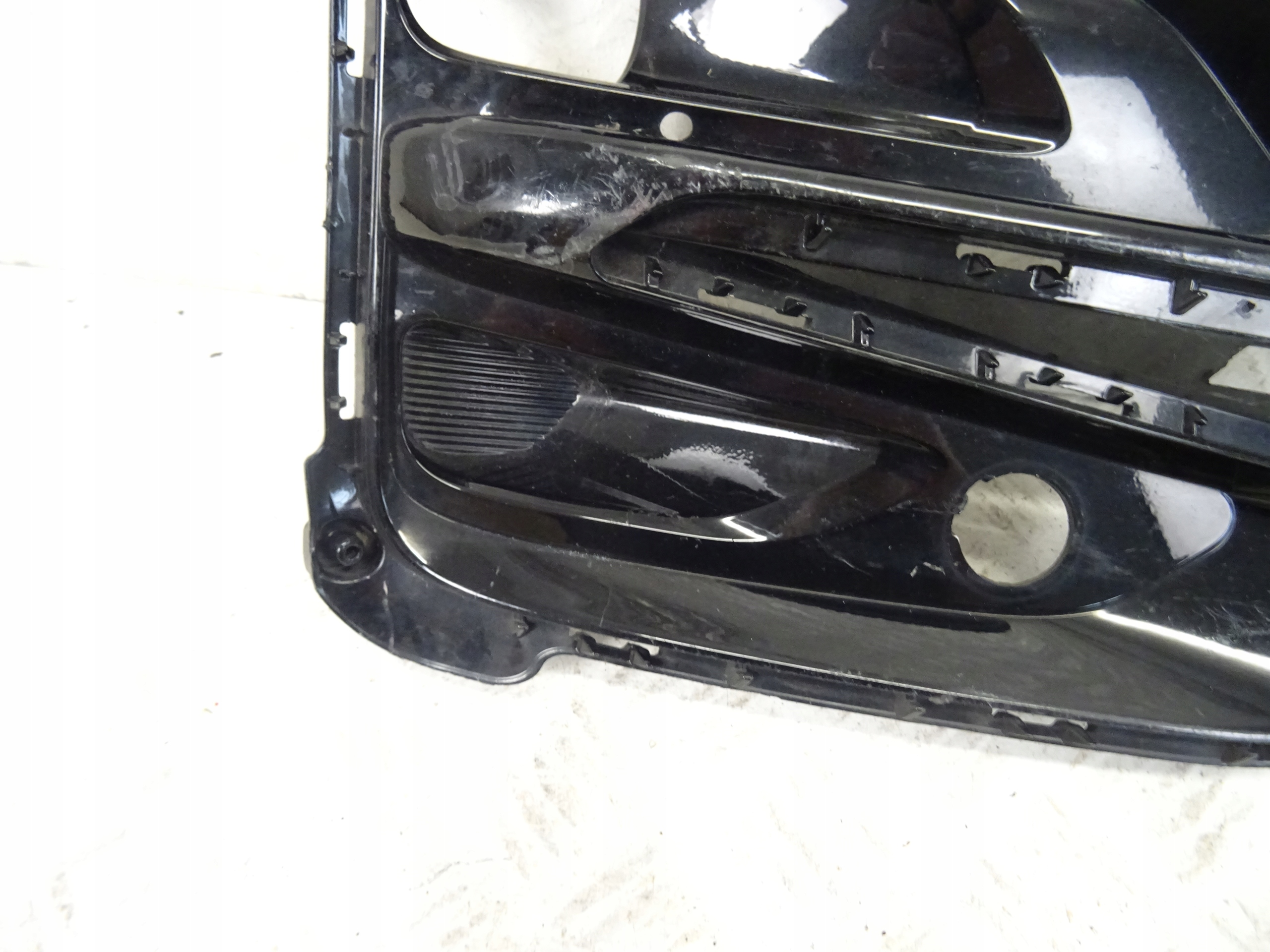 grid of a bumper front front right FORD KUGA MK3 ST-LINE LV4B-17K946-S