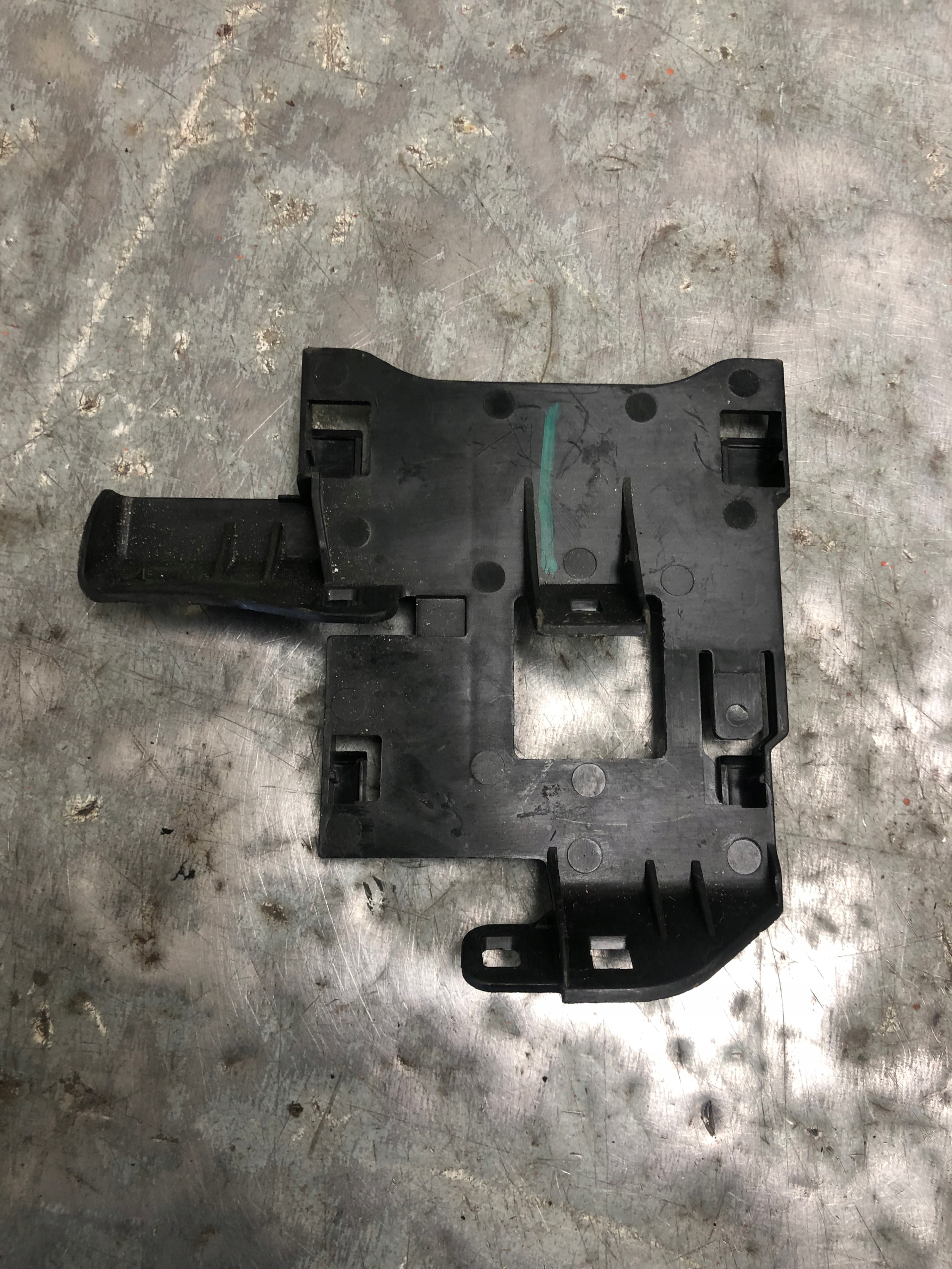 console holder RADARU left rear part AUDI A7 4K8 4K8907461