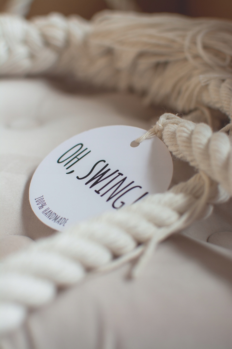 Stylowa huśtawka LARGE 70 cm na linach Bohater brak