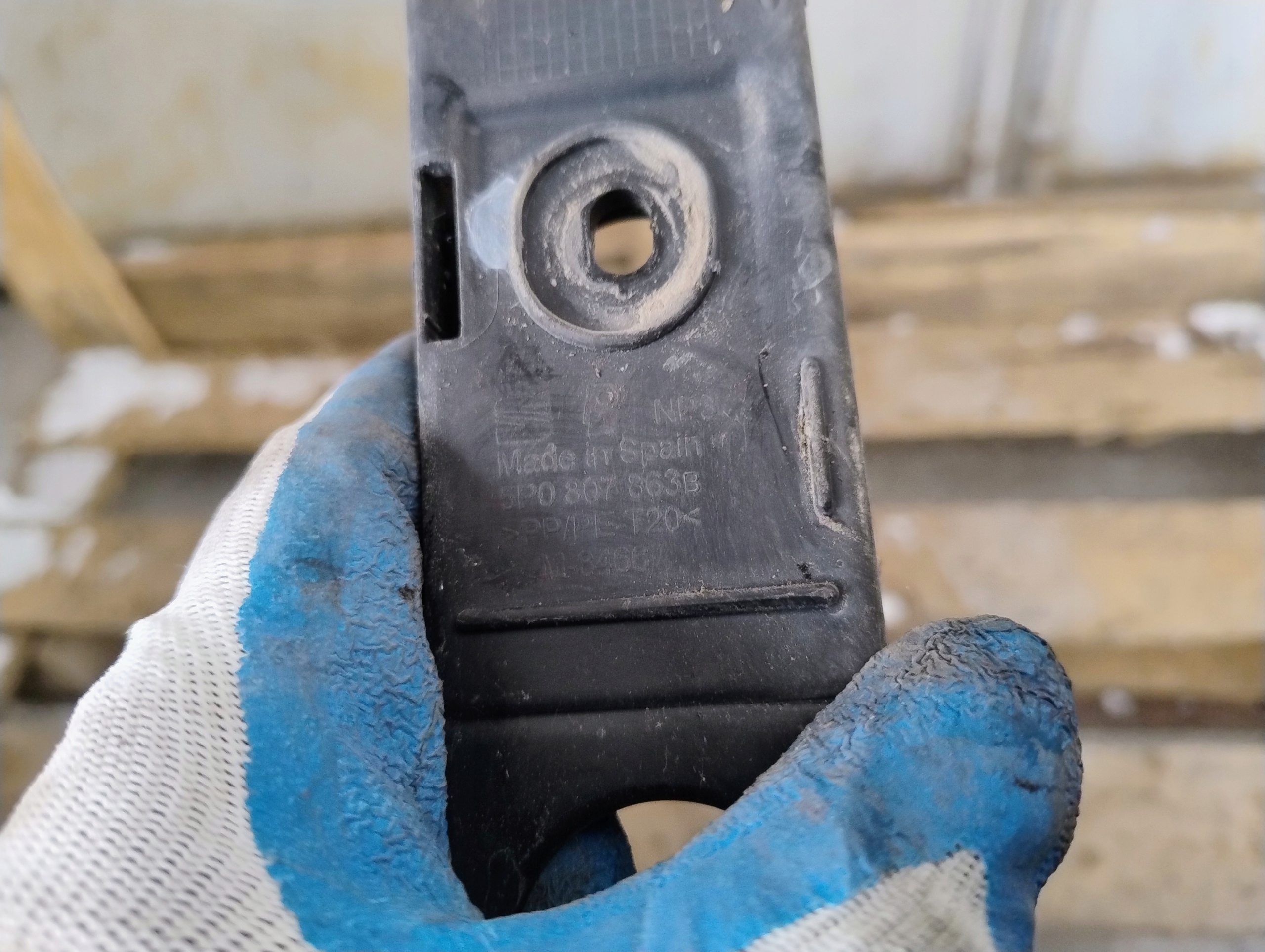 bumper bracket left rear part SEAT ALTEA 04-15 5P0807863B