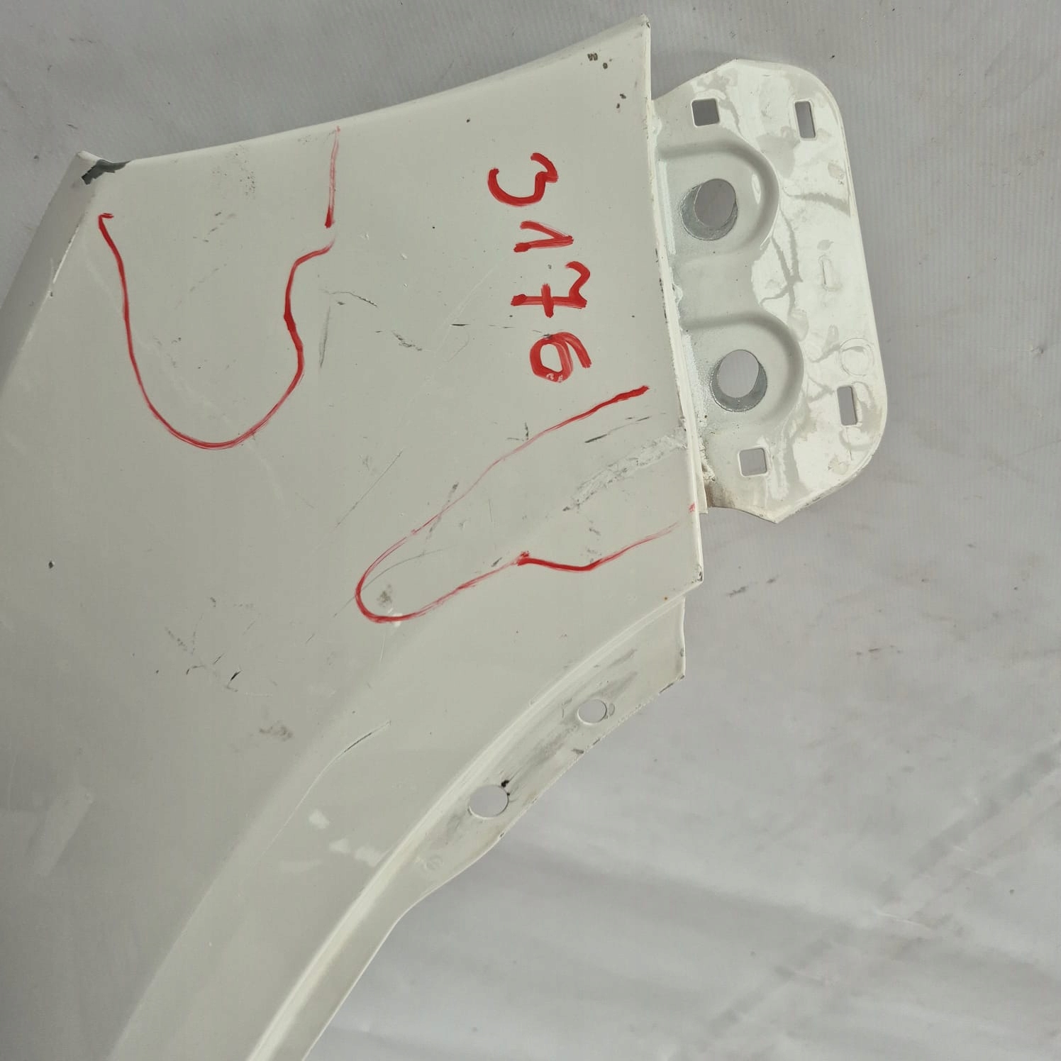 VW TIGUAN and 1 07-16 fender front front right