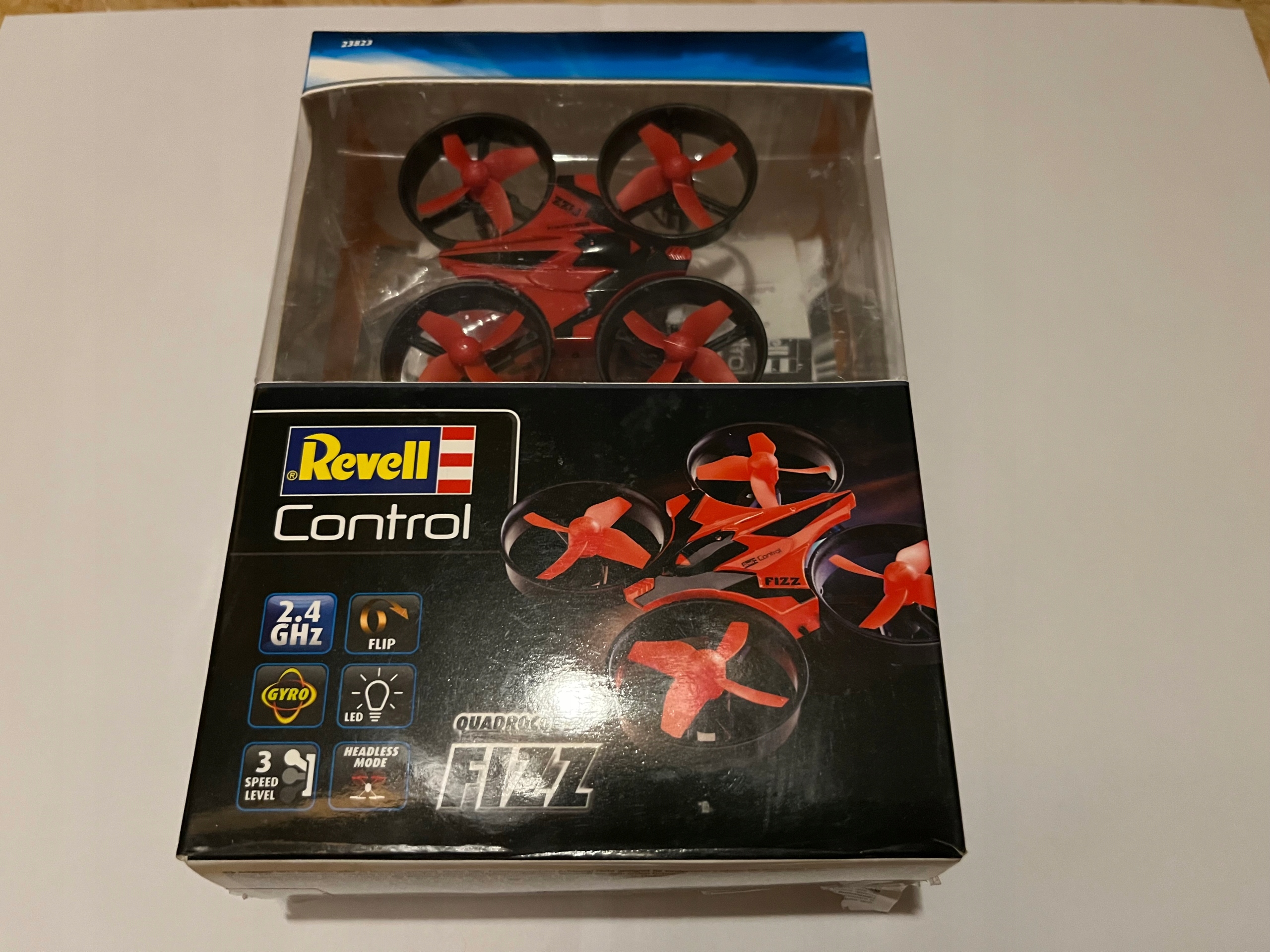 Quadrocopter dron zdalnie sterowany latający Revell 23823 Bohater brak