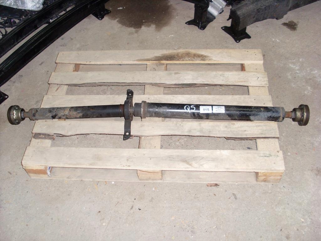 AUDI Q5 приводной вал 8R0521101B