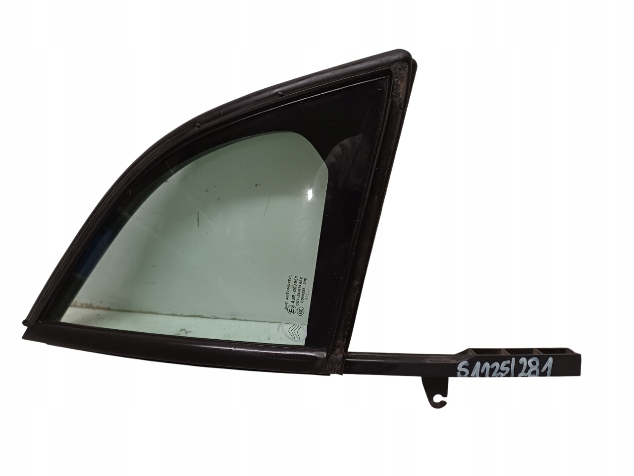 CITROEN DS3 10- SZYBA DRZWI MAŁA PRAWY PRZÓD 9683654780