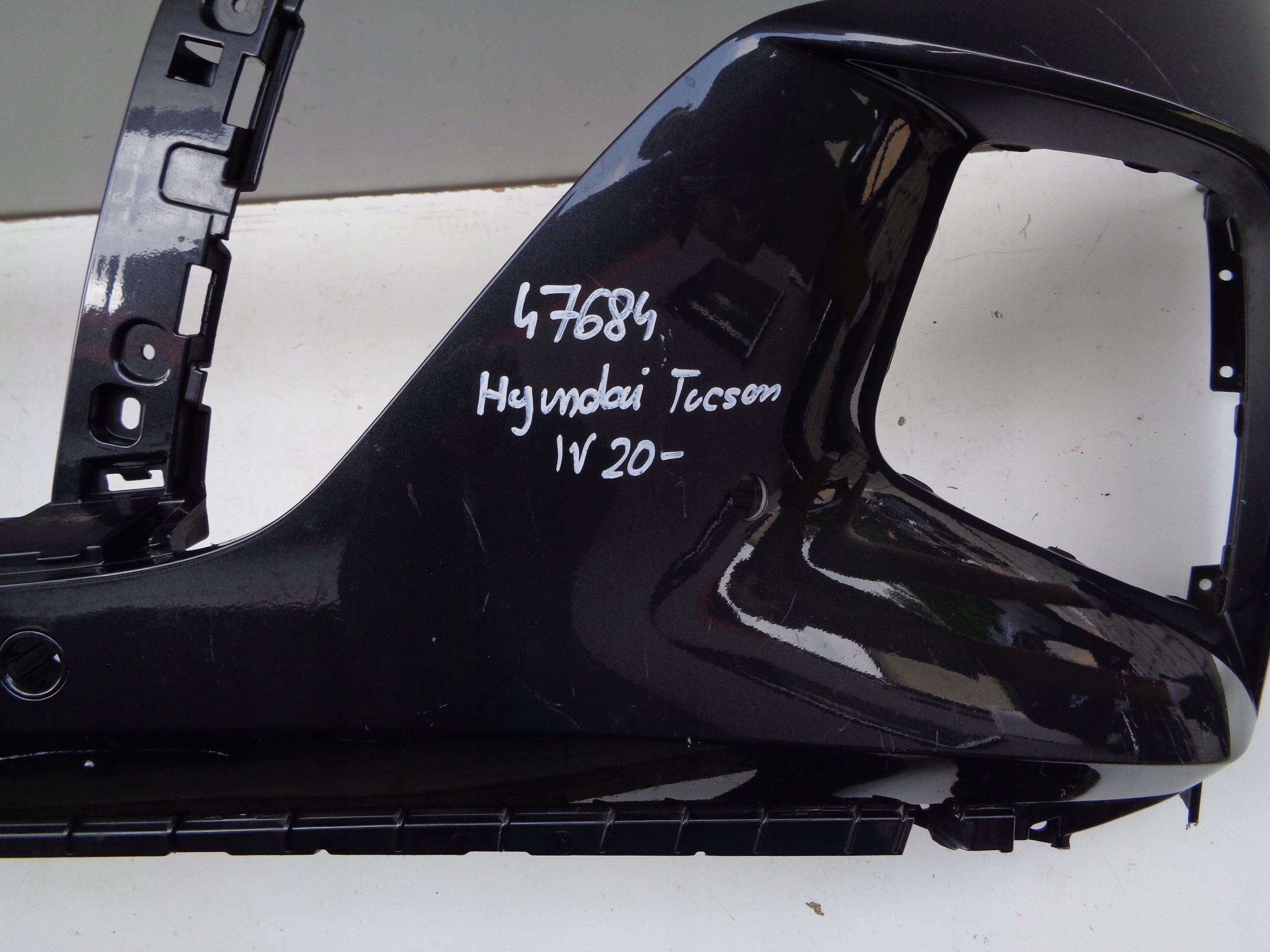 front bumper HYUNDAI TUCSON IV 20- NR 47684