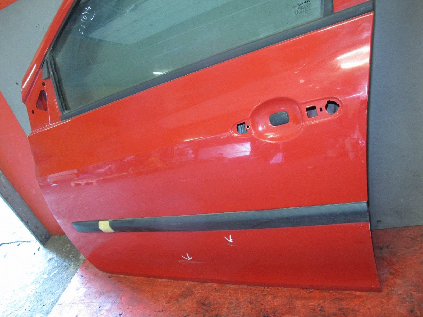 RENAULT CLIO 3 III HB 5D door left front front red OV727 0V727