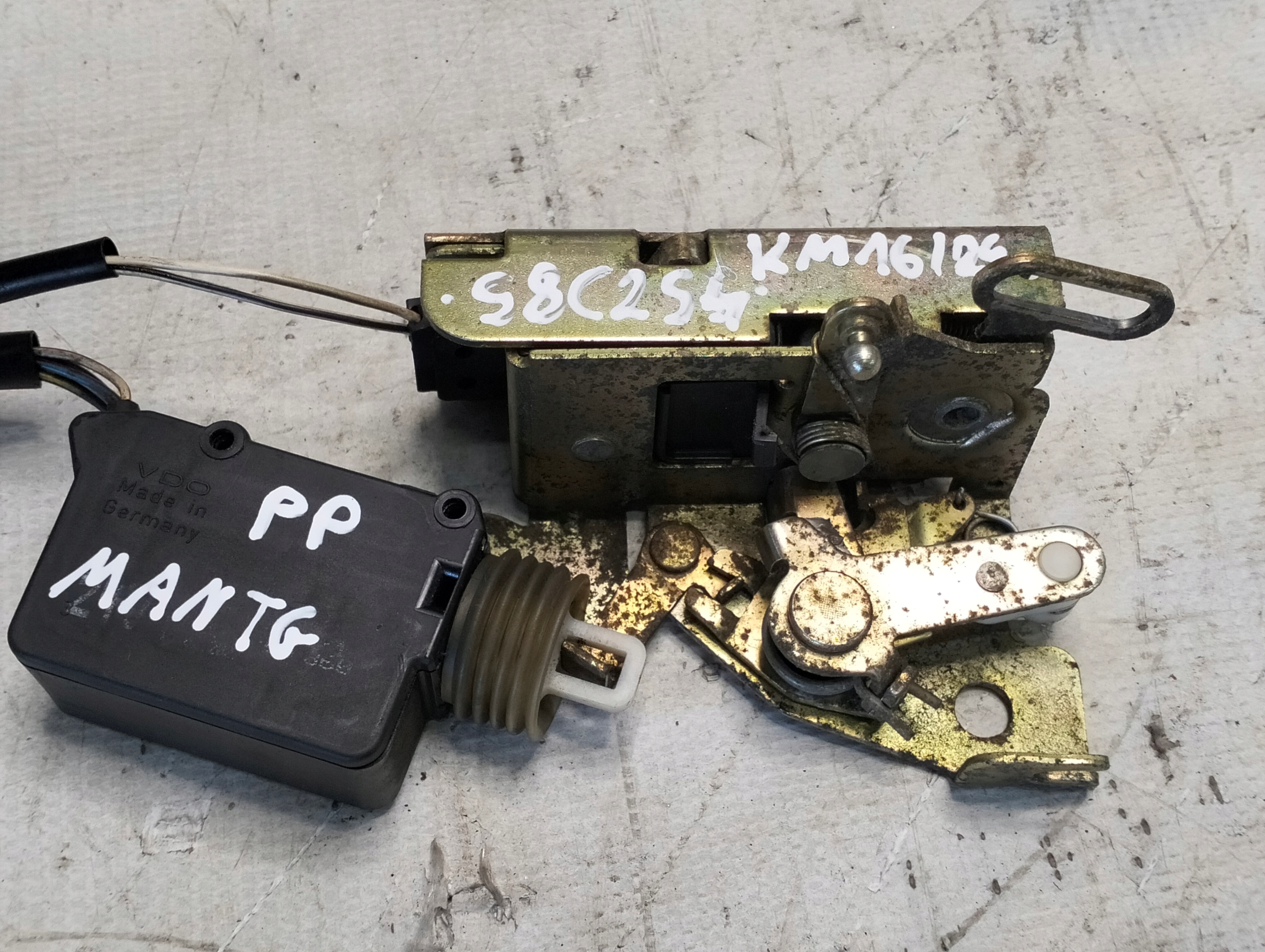 lock door MAN TGA 00-07r right inner 81626806122
