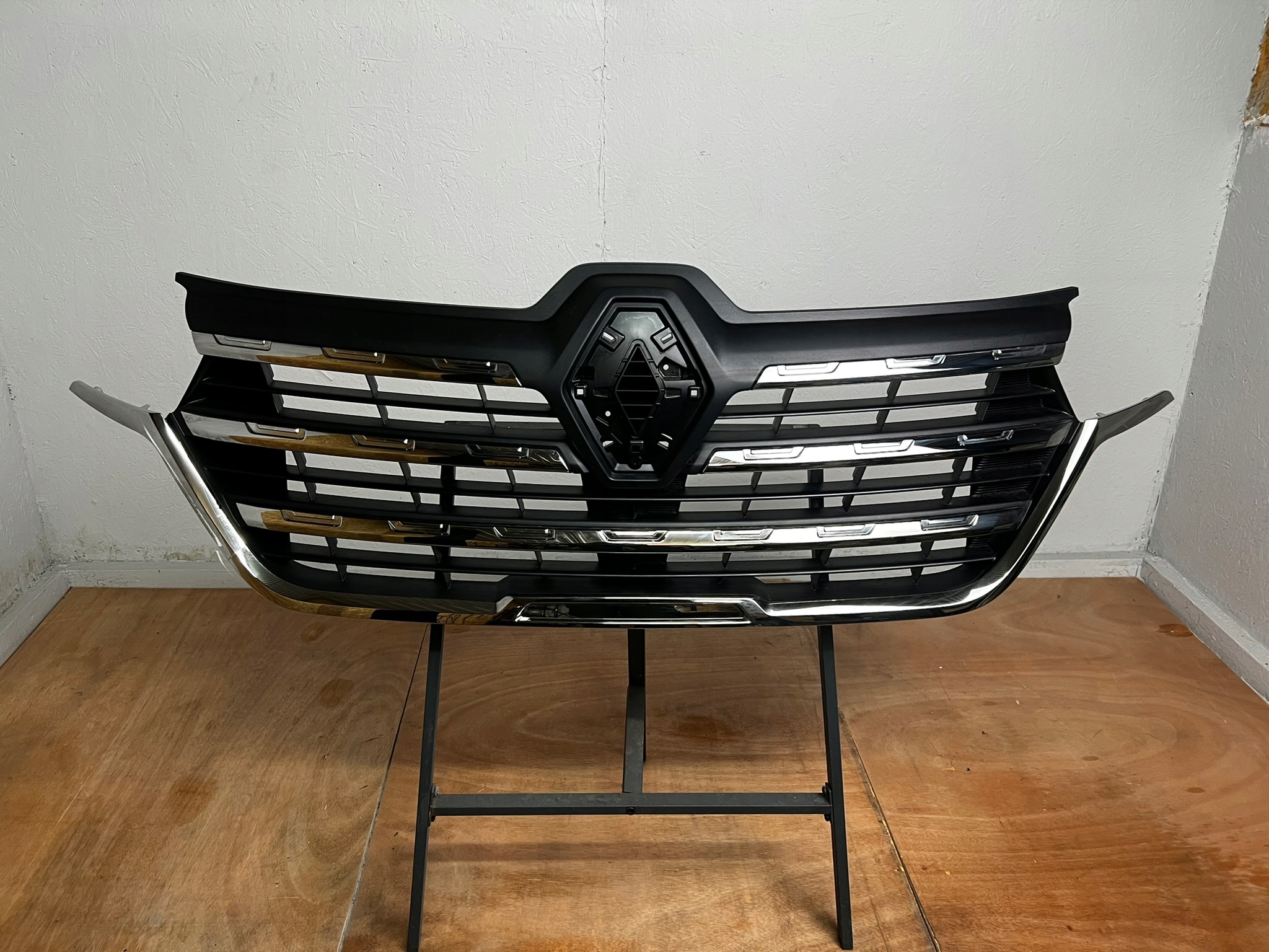 RENAULT TRAFIC III 3 LIFT IV 4 2021 -> GRILL ATRAPA CHŁODNICY 623102024R