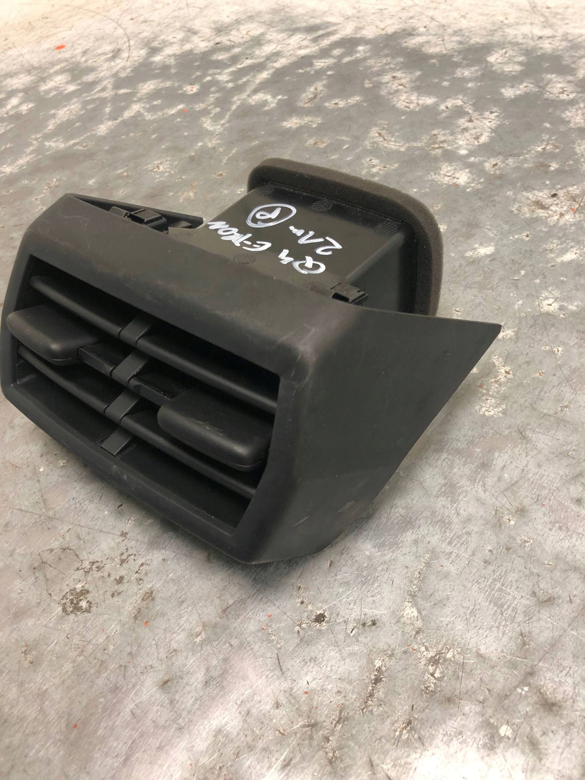 grid air conditioning devices rear part AUDI Q4 E-TRON 89A819203