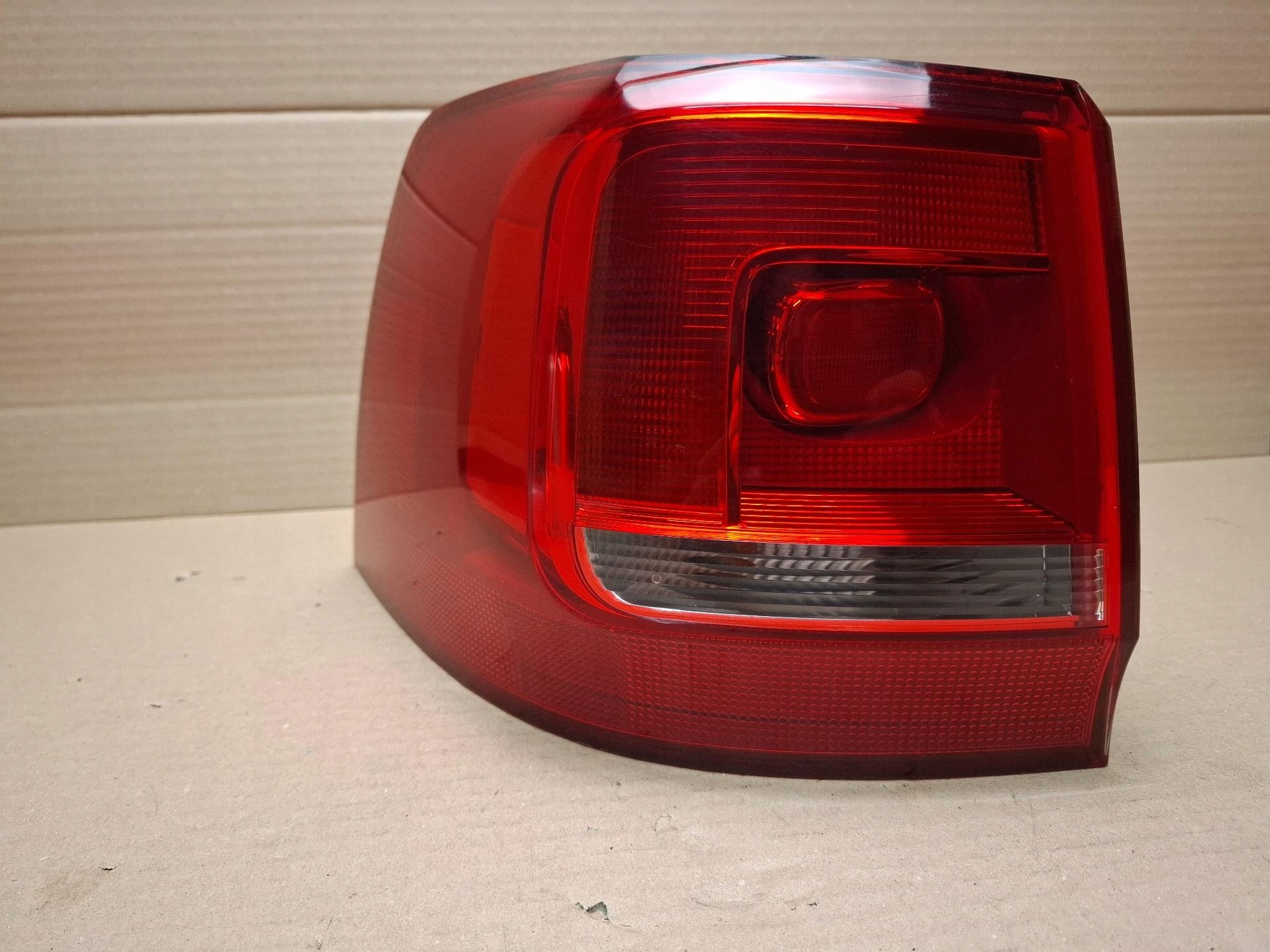 light rear left side Volkswagen Sharan 2 2012 7N0945095G