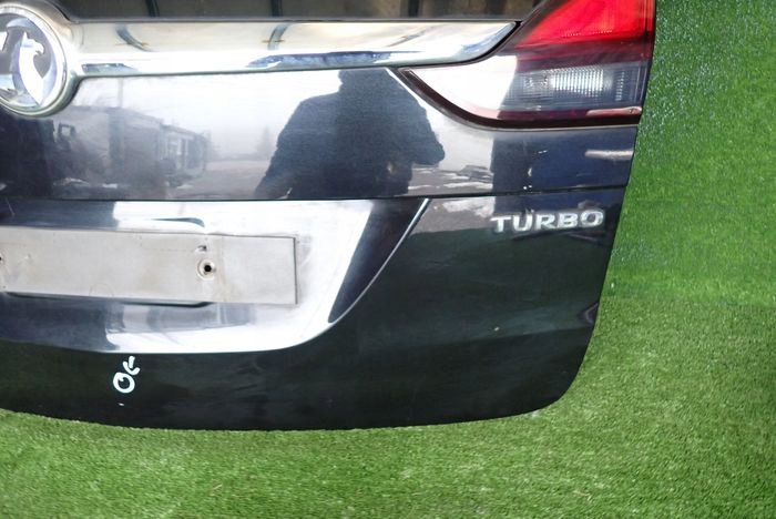 OPEL ZAFIRA C boot doors rear part